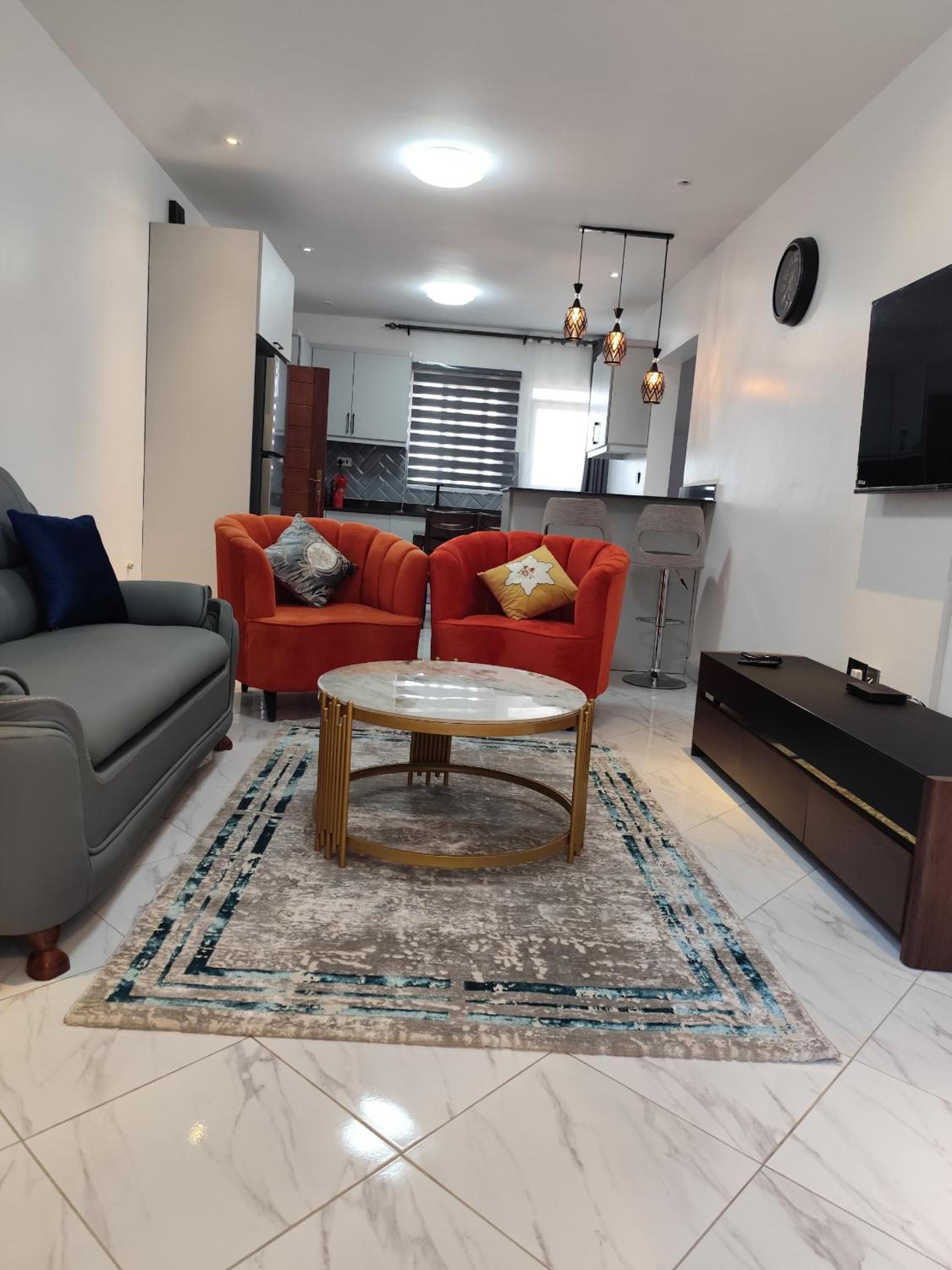 Winslow Luxury apartments with Wifi connection and a gorgeous Lake sunset view view 5