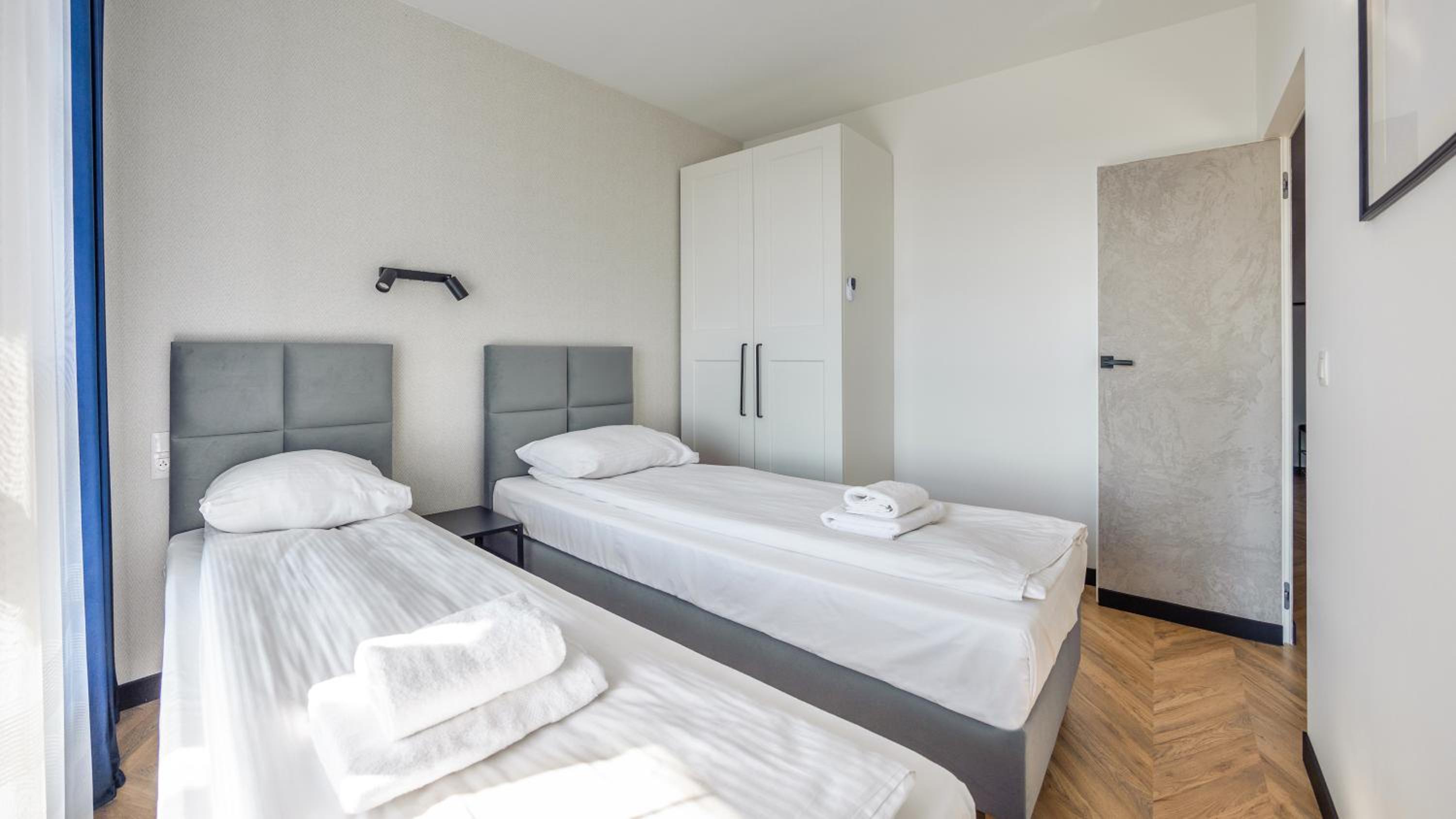 Flatbook - City Center Apartments Doki Living