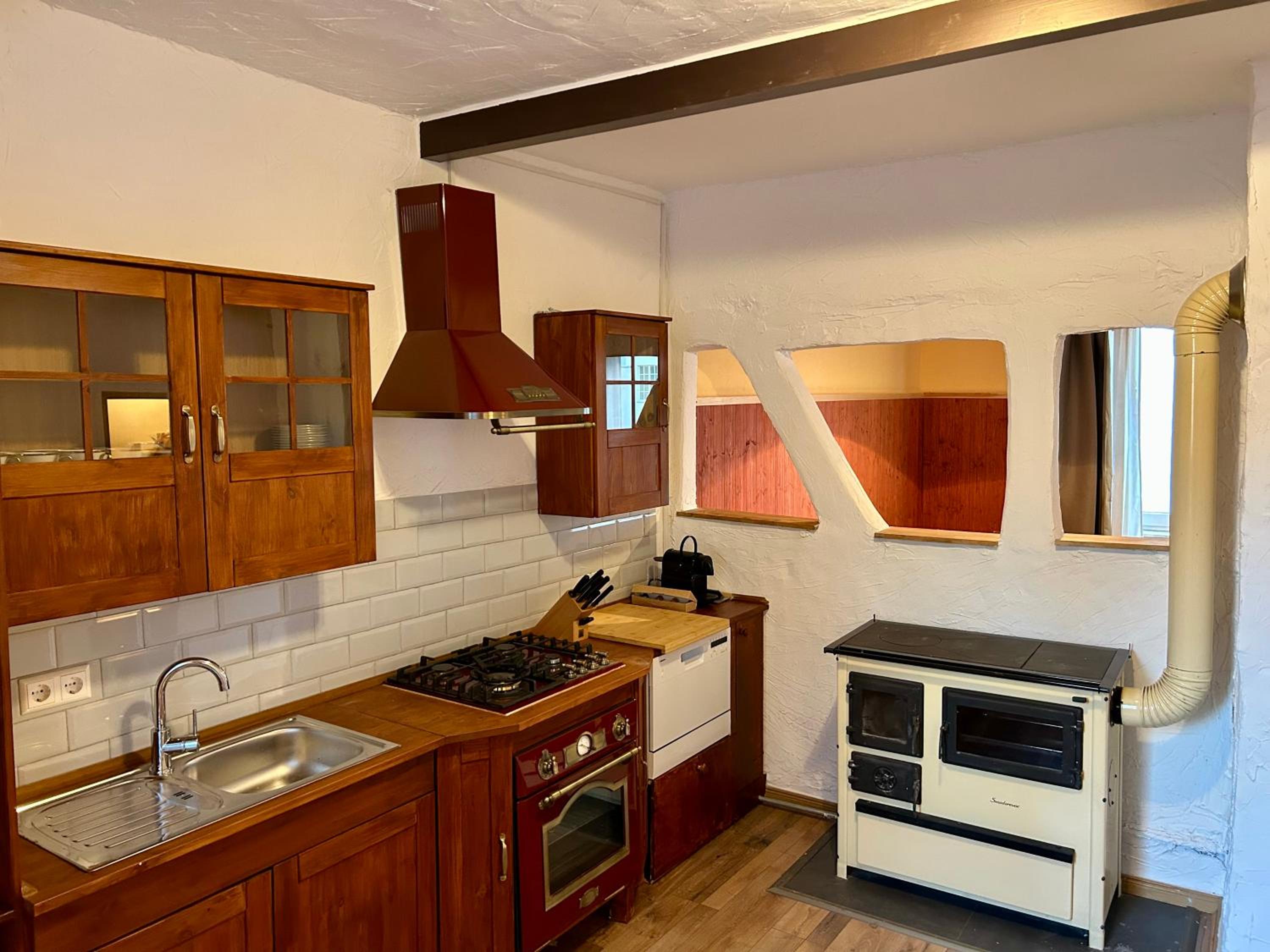 Stilvolles City Haus mit 2 Bädern & Parkplatz, 75 qm Innenstadt