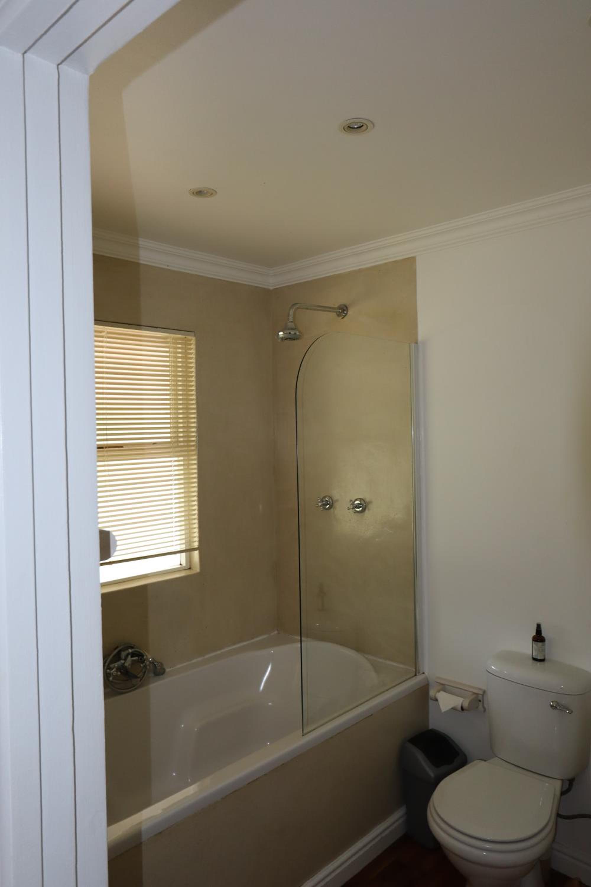 Stylish house/Heated swimming pool-5min to Beach