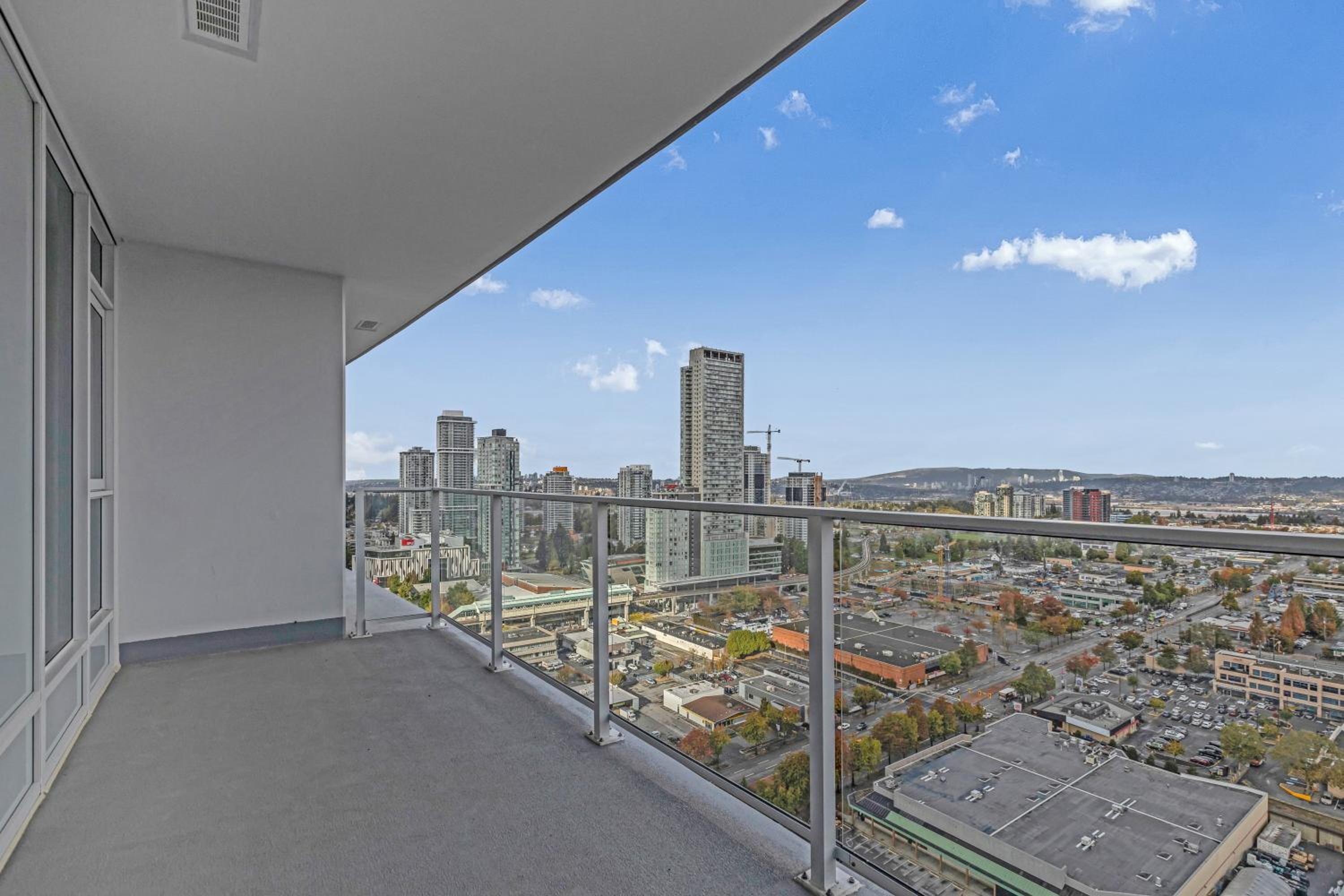 Modern 1-Bedroom Surrey Condo with Amazing Views