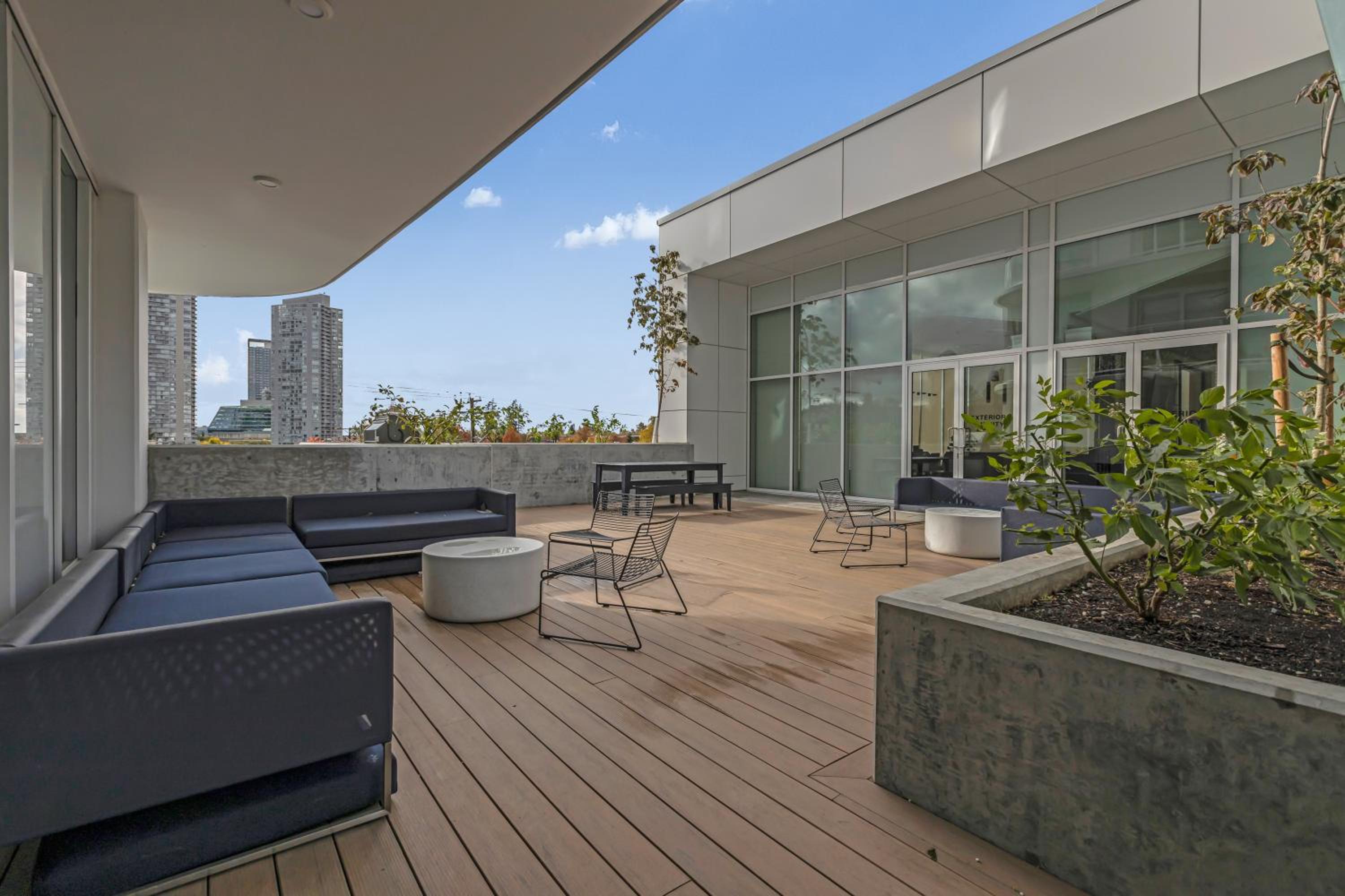 Modern 1-Bedroom Surrey Condo with Amazing Views