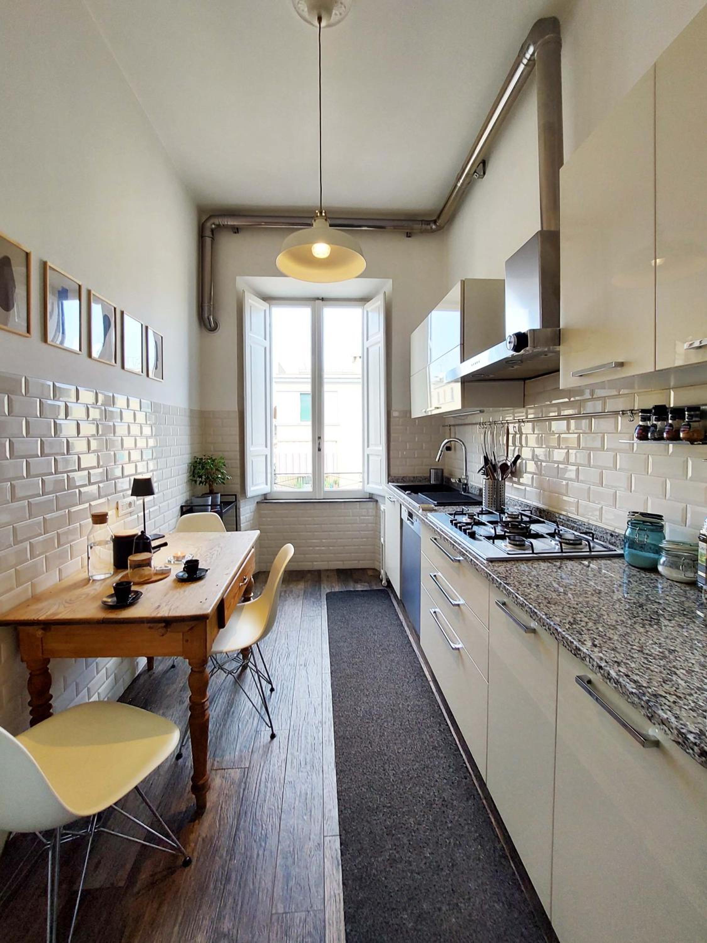 E37CharmingRooms&BalconyGarden