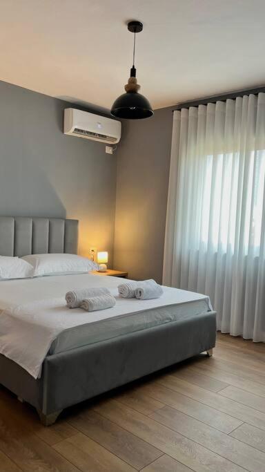 Bee Apartment 3-City Center Retreat