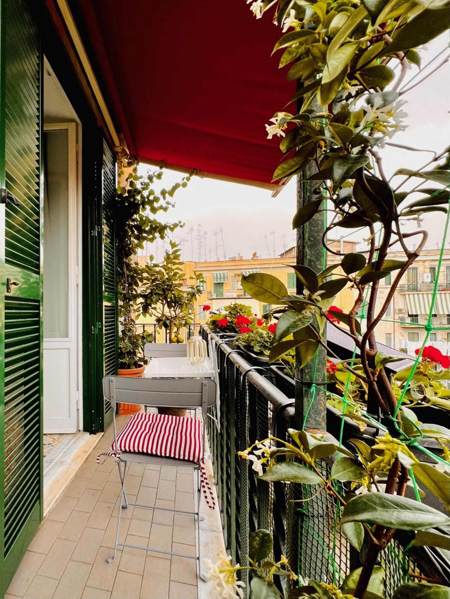 E37CharmingRooms&BalconyGarden