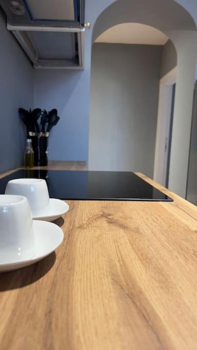 Bee Apartment 3-City Center Retreat