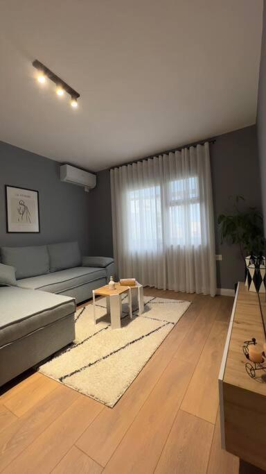 Bee Apartment 3-City Center Retreat