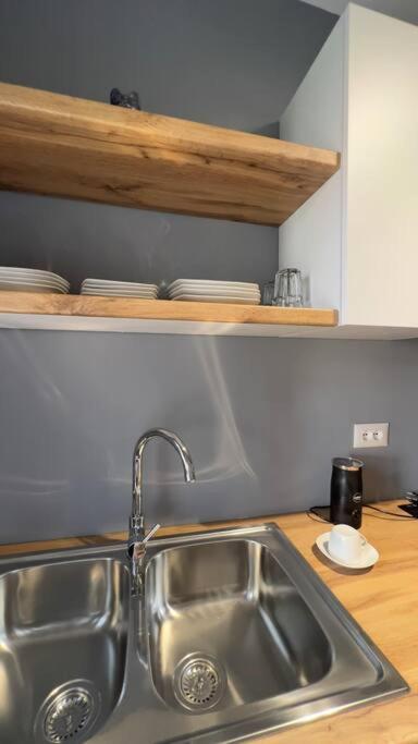 Bee Apartment 3-City Center Retreat