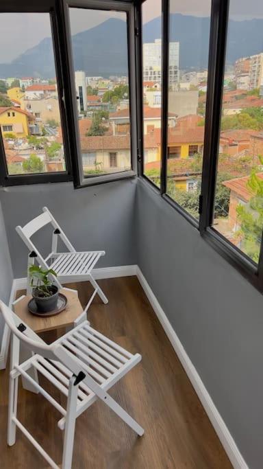 Bee Apartment 3-City Center Retreat