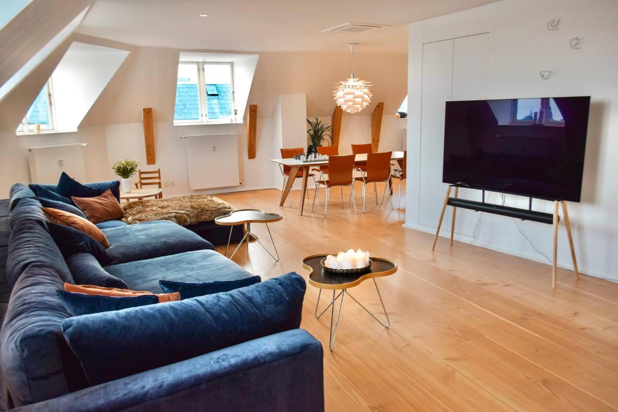 Central Penthouse with Private Rooftop Terrace