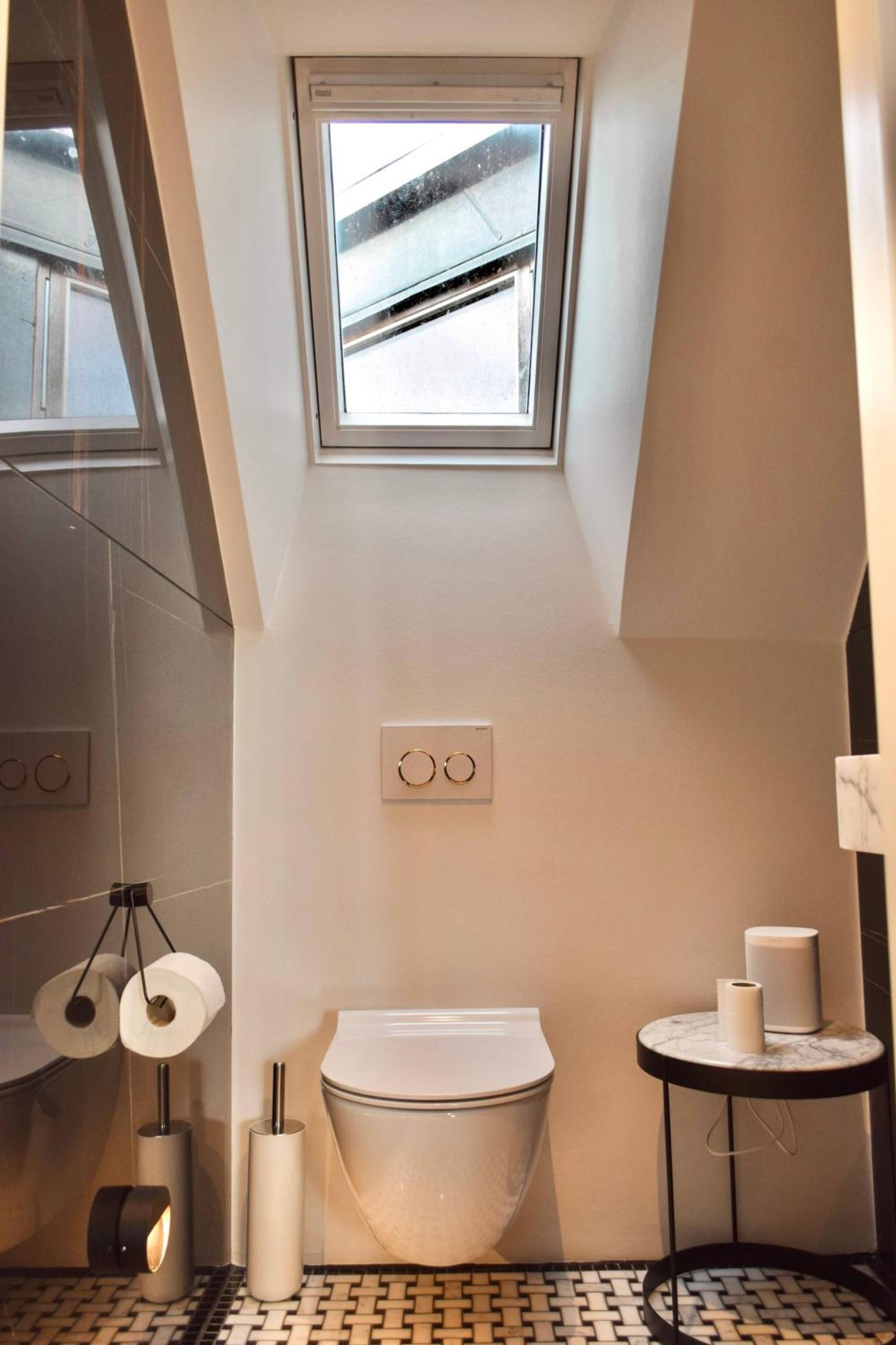 Central Penthouse with Private Rooftop Terrace