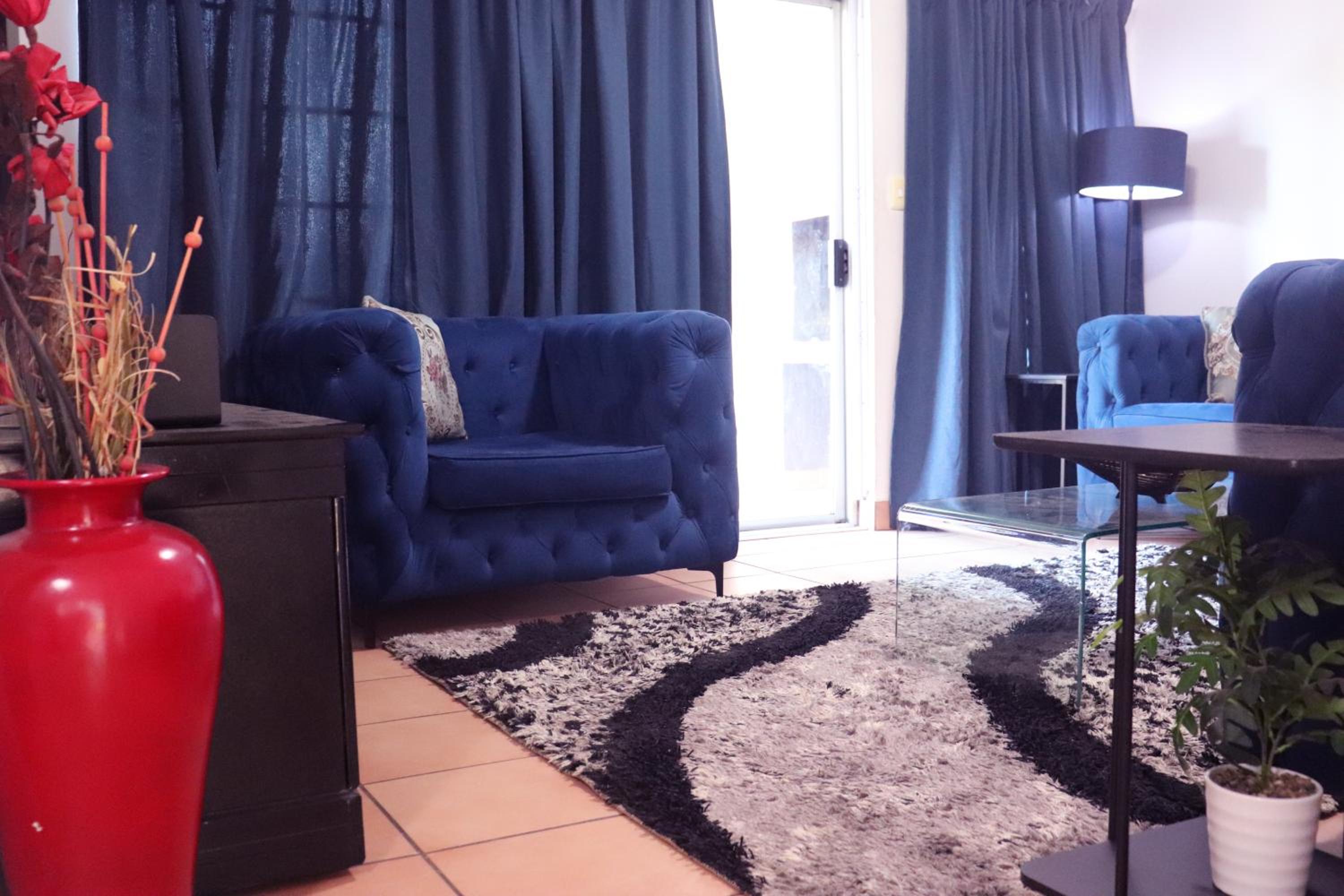 Lovely Room In a Shared Apartment with Pool