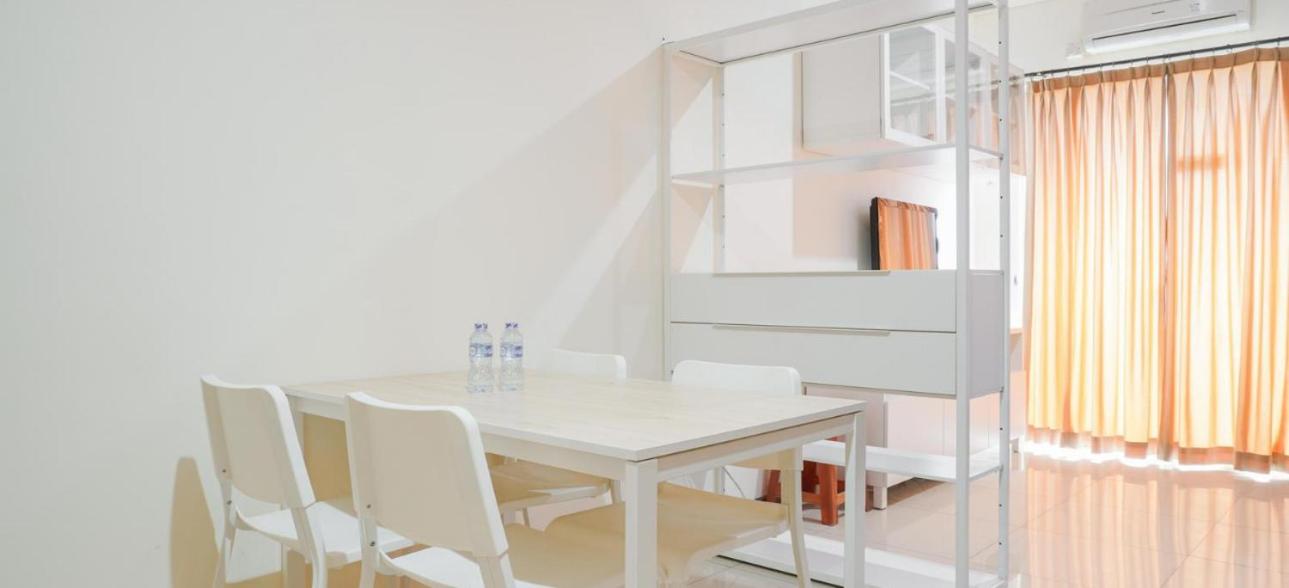 Stunning Comfy Condominium High Floor at the Heart of Central Jakarta view 3
