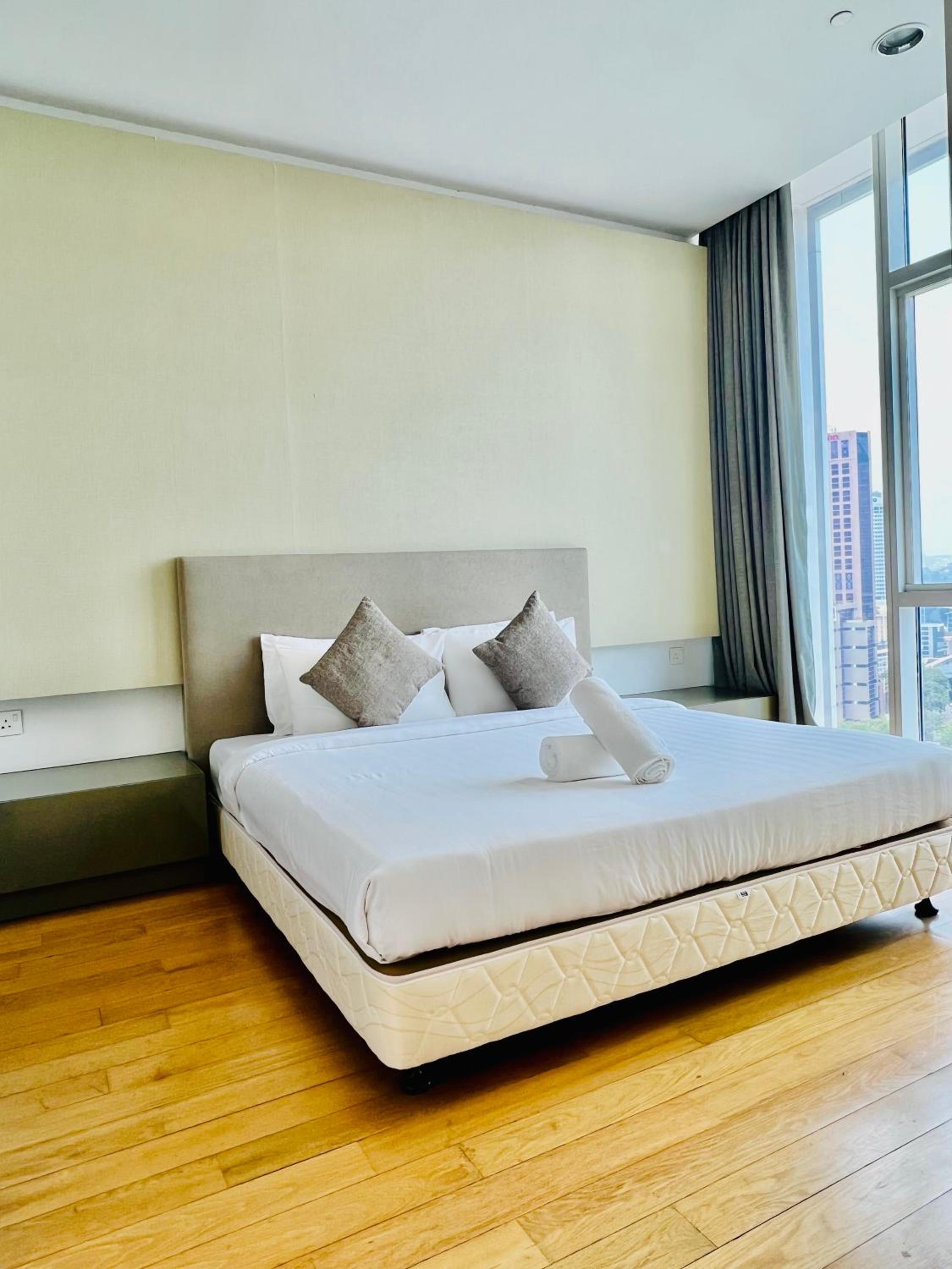 The Faced platinum By ASTRIA Suites