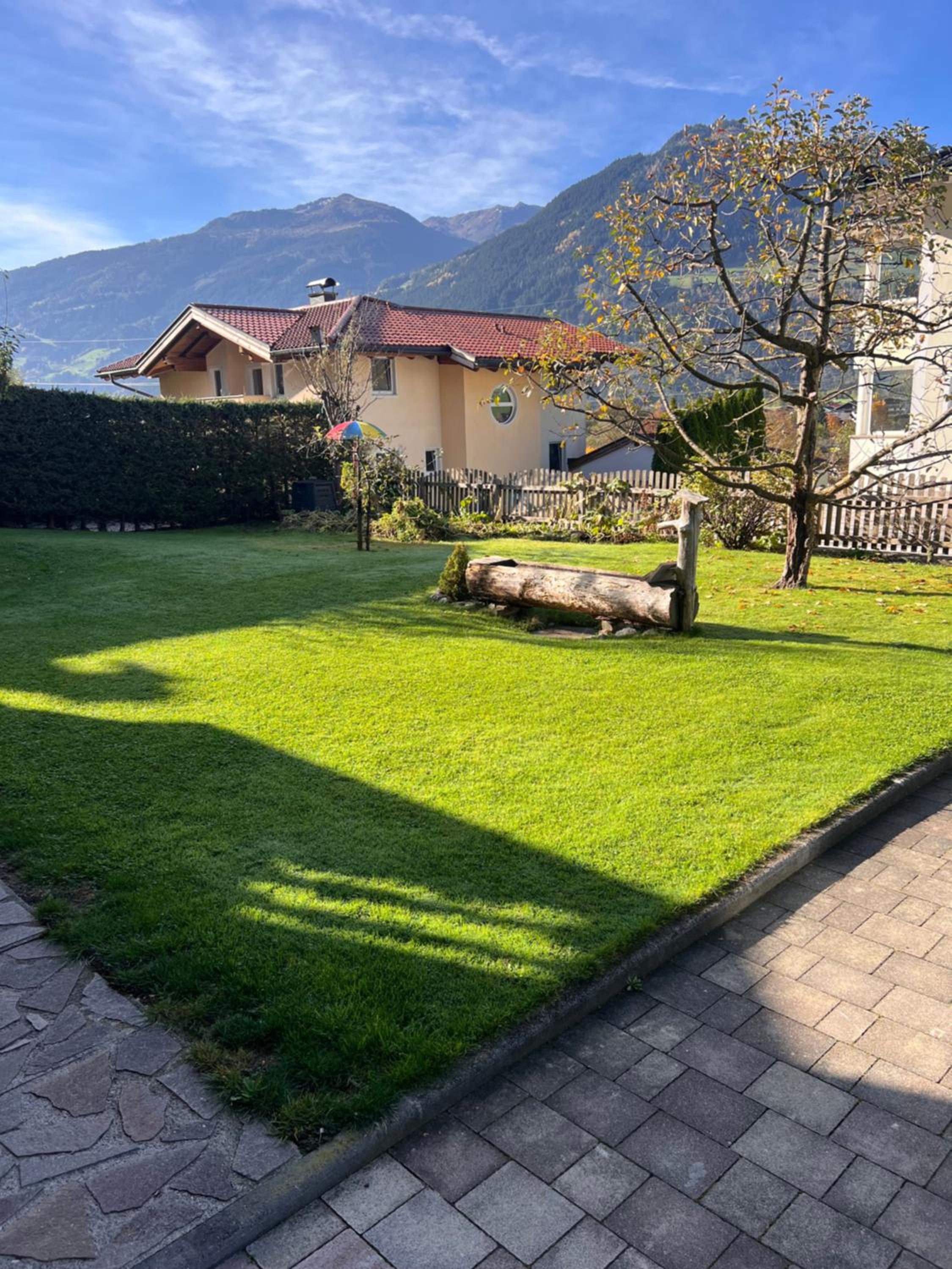 Ferienwohnung Haas 2 im Zillertal - Alpenpanorama, Wohlfühlkomfort & E-Ladestation
