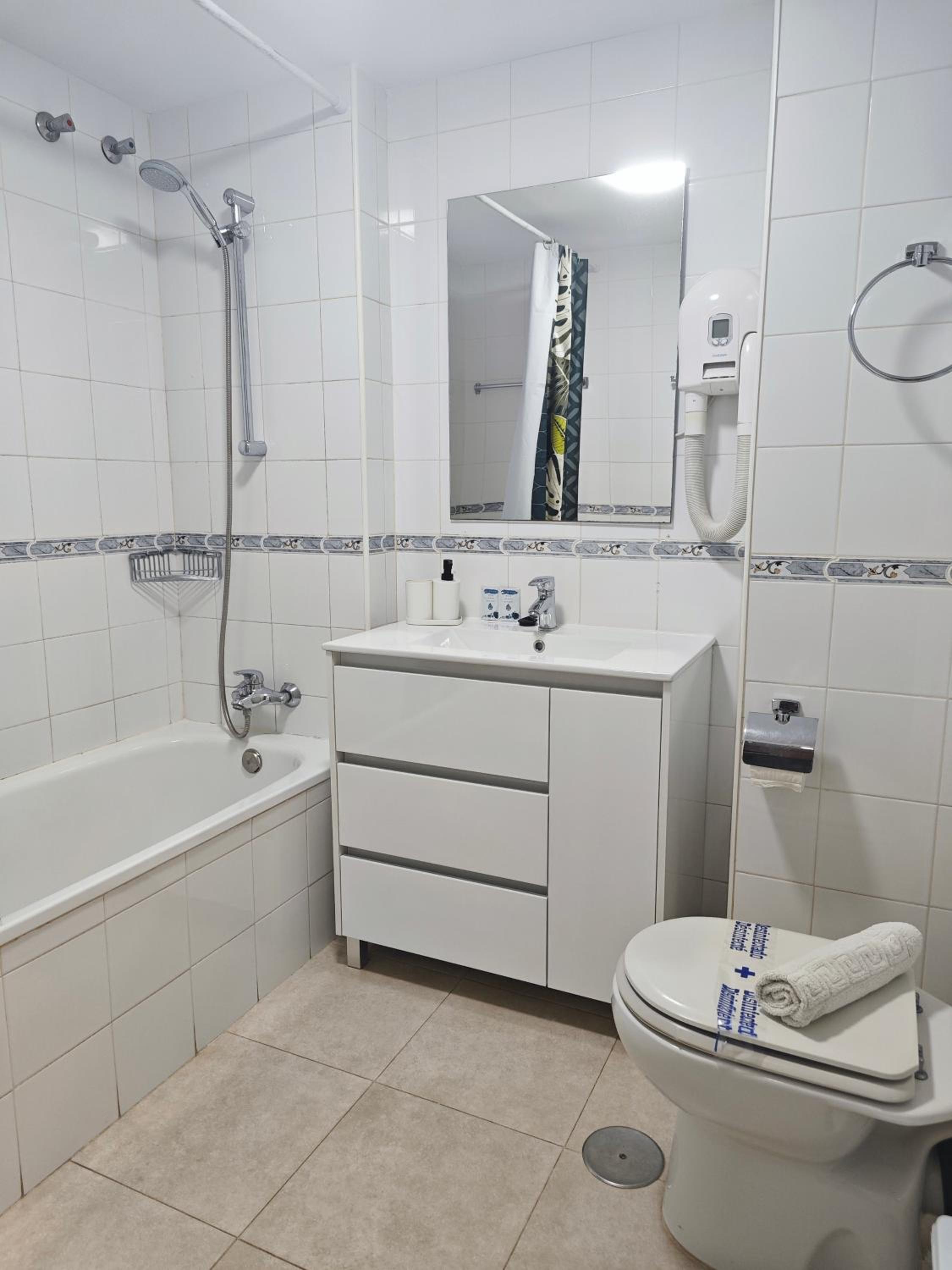 EL ESTUDIO DE LA PLAYA Sunny Holidays Benalbeach