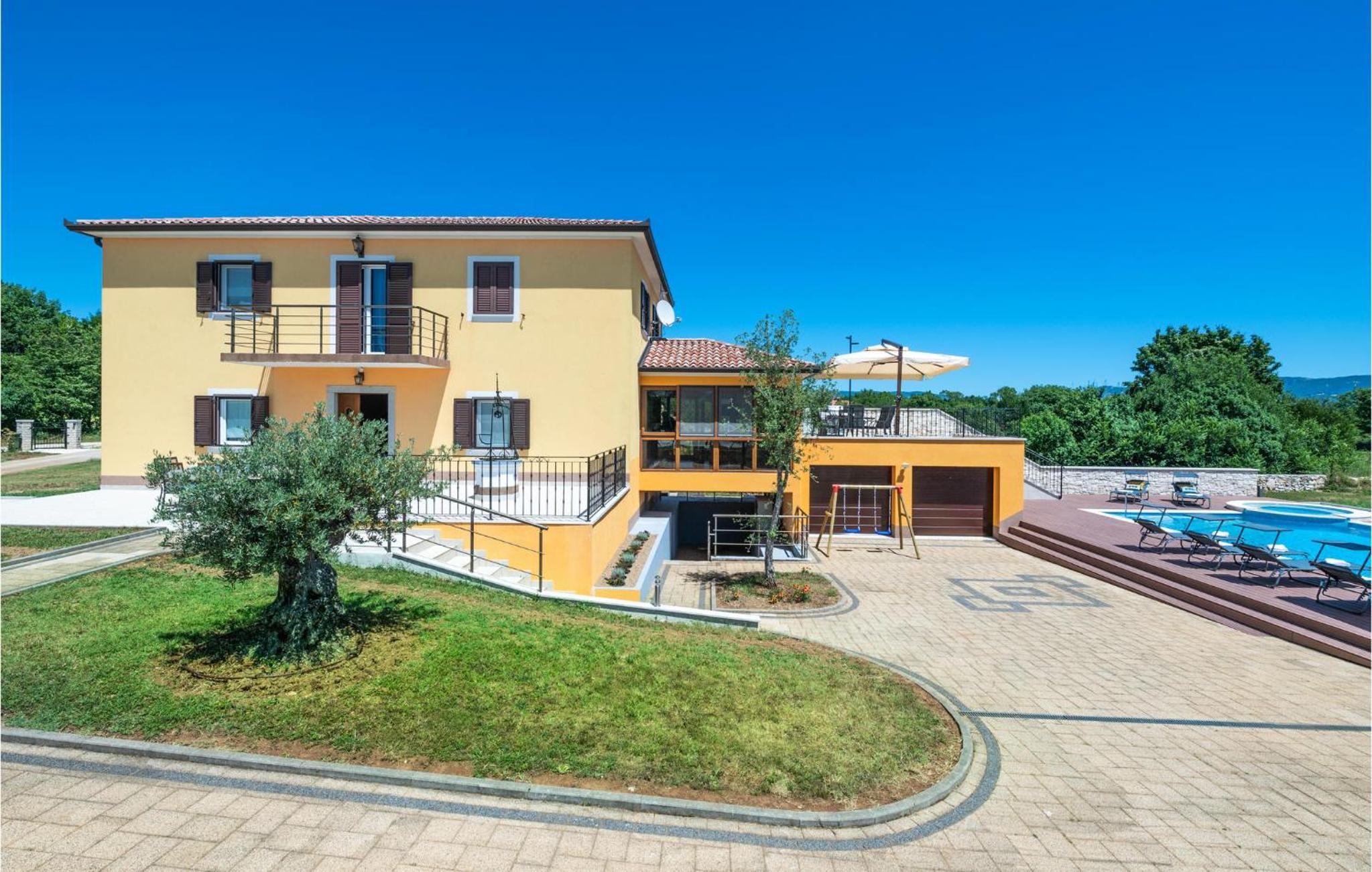 Stunning Home In Sumber view 2