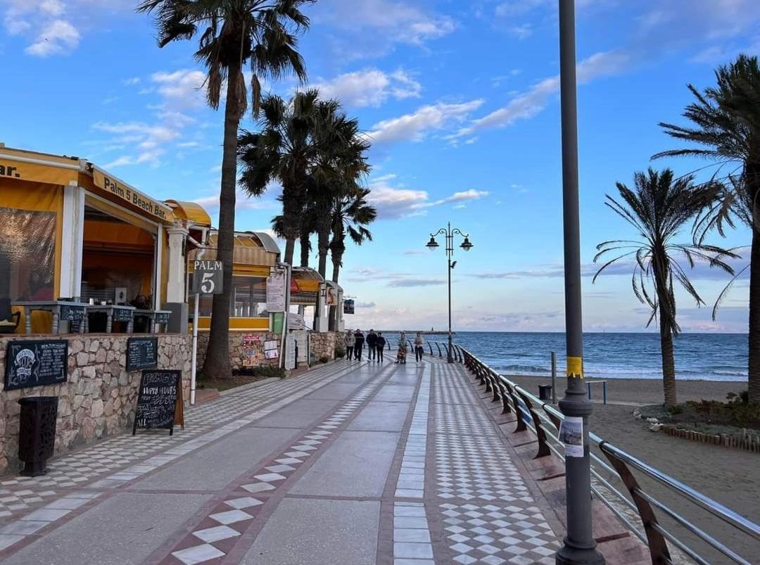 EL ESTUDIO DE LA PLAYA Sunny Holidays Benalbeach