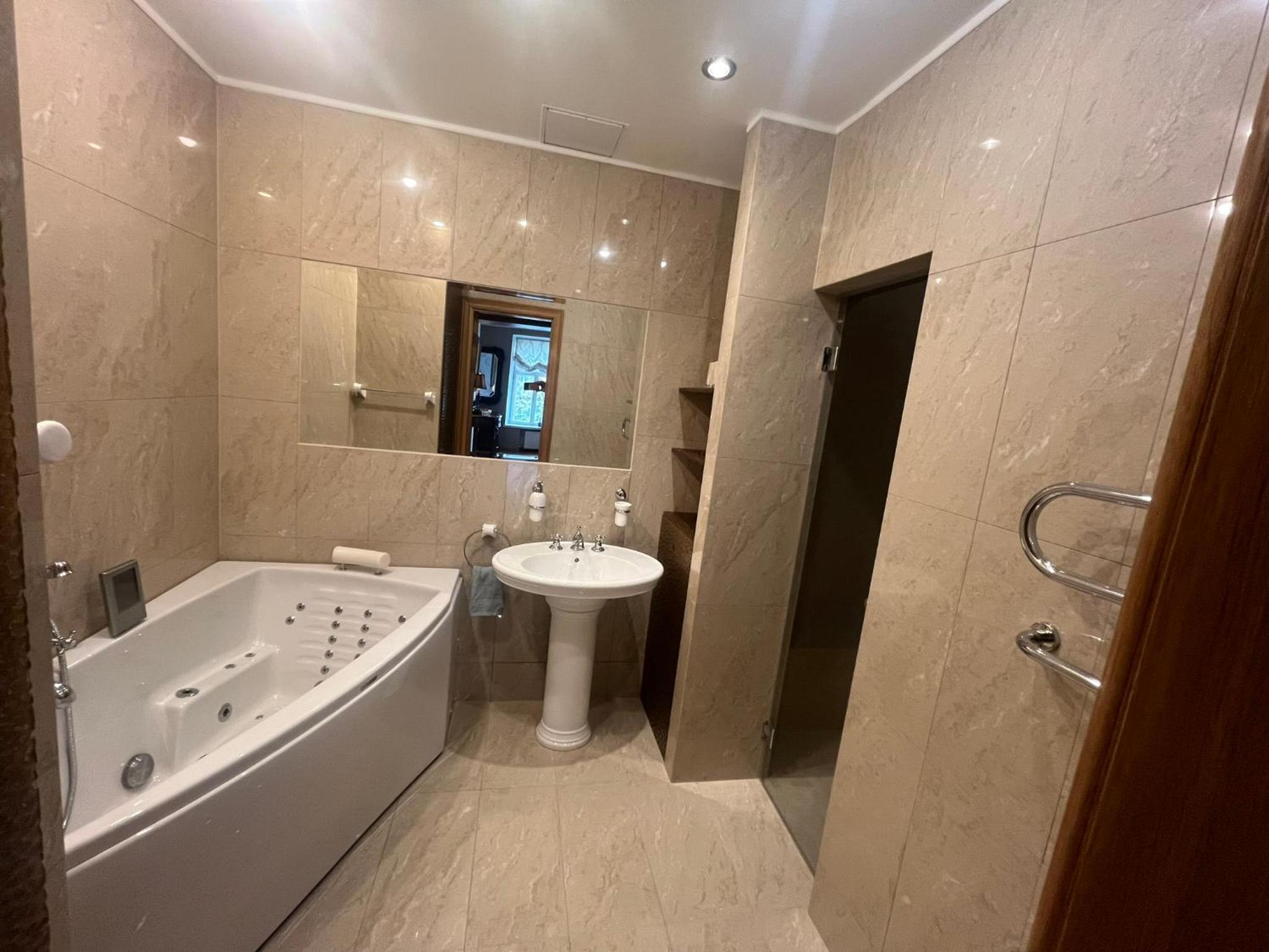Tallinn Vacations - Tallinn Old Town spacious 112m2 and quiet luxury home - Property Image 20