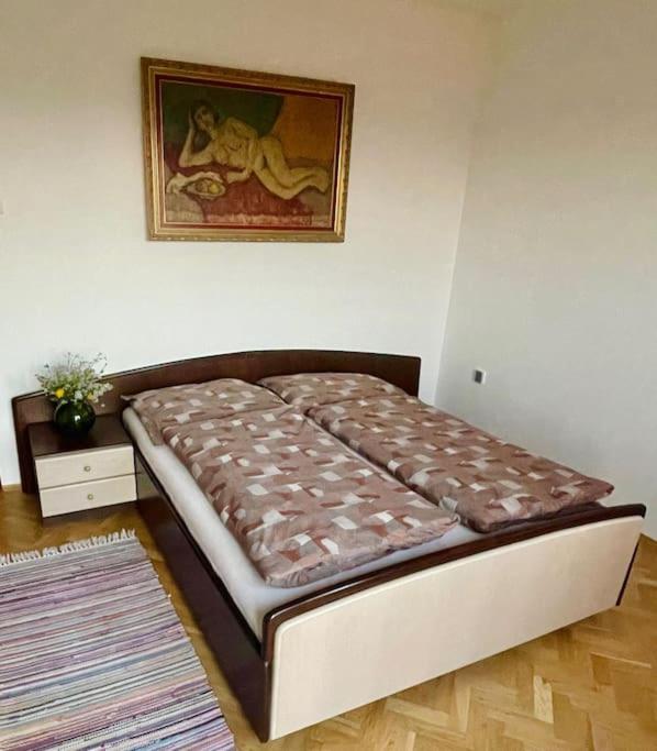 Apartment with beautiful view of Avala Mountain 3 rooms for 6 guests max SRB, DE, EN view 3