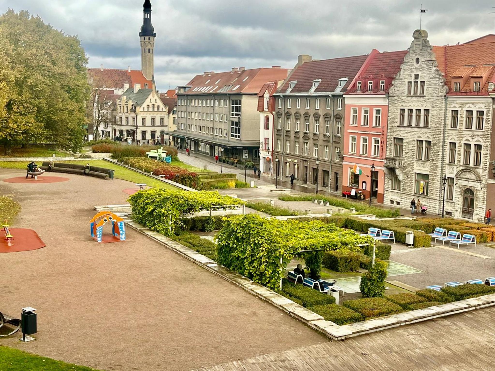 Tallinn Vacations - Tallinn Old Town spacious 112m2 and quiet luxury home - Property Image 9