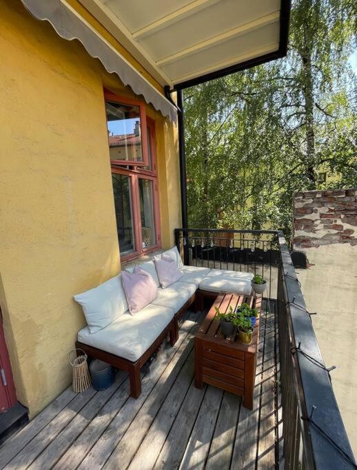 Cozy apartment with balcony view 2