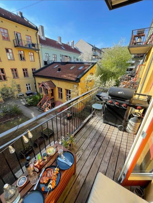 Cozy apartment with balcony view 3