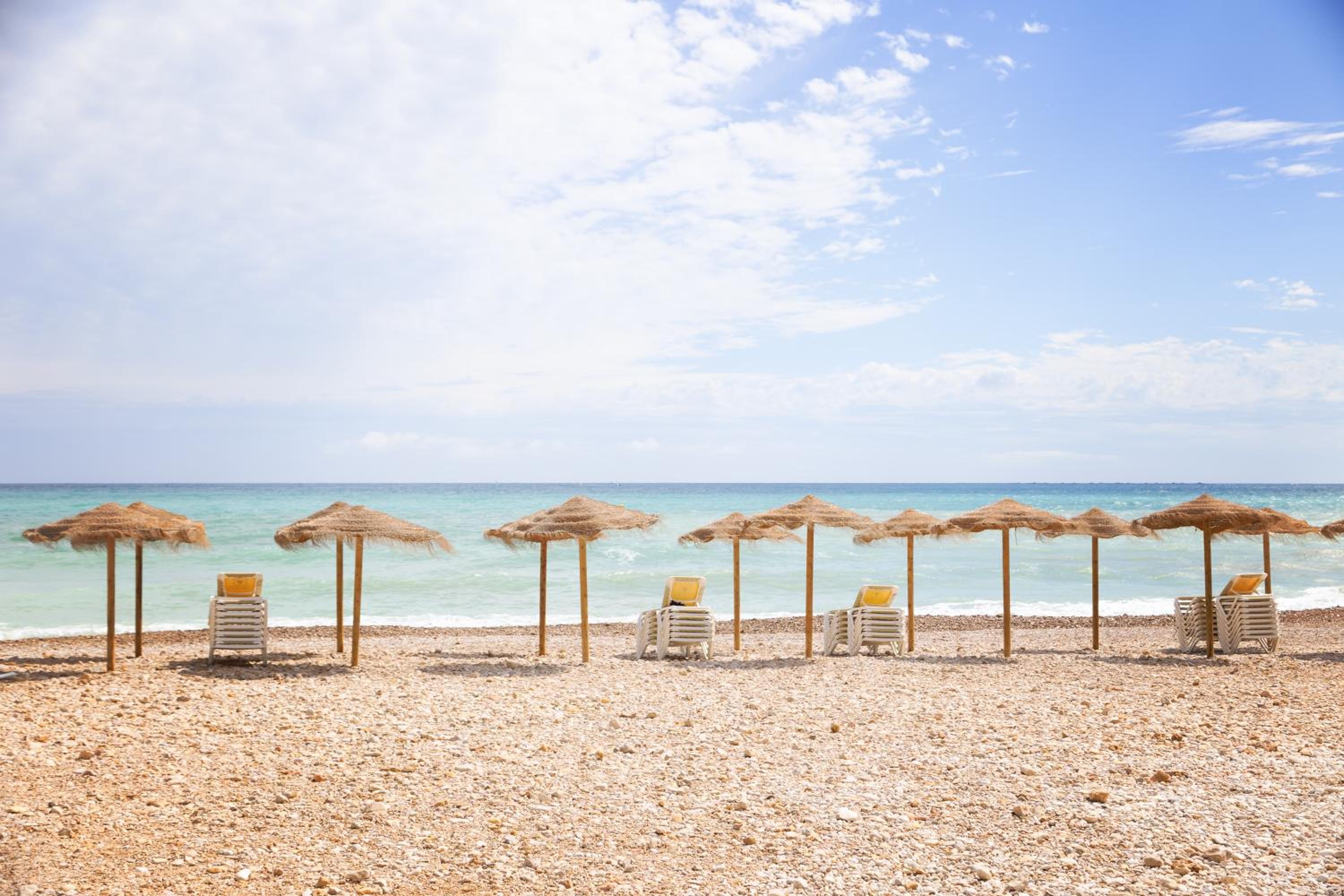 El Toro Apartments photo 3