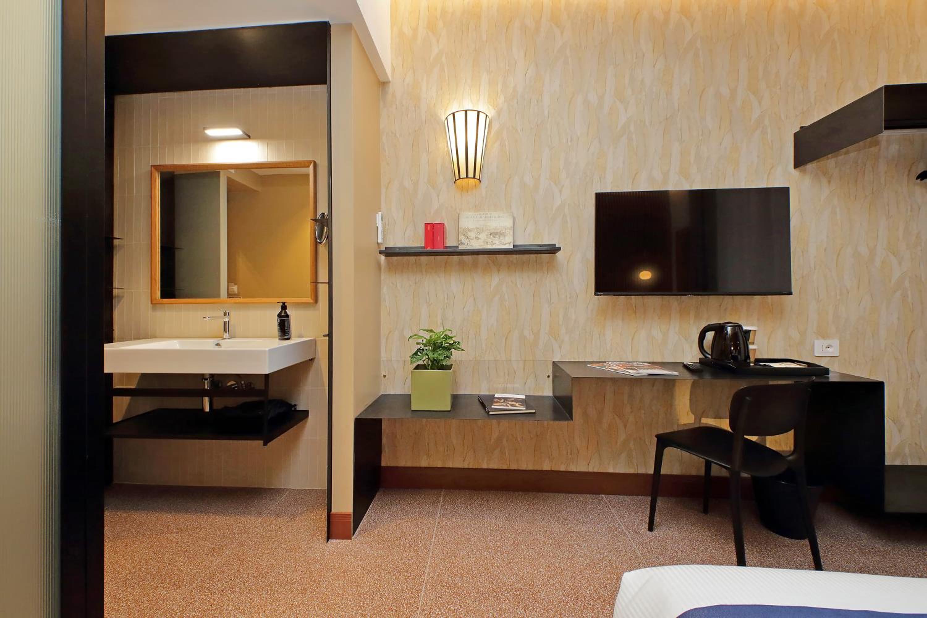 hotel room