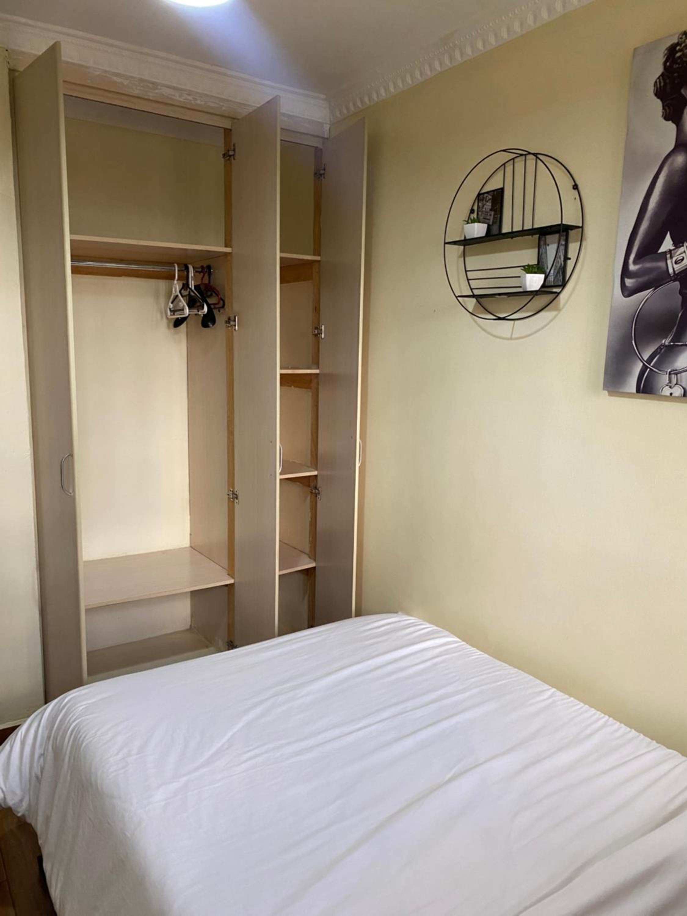 Cozy and Modern 2 Bedroom MIREMA view 3