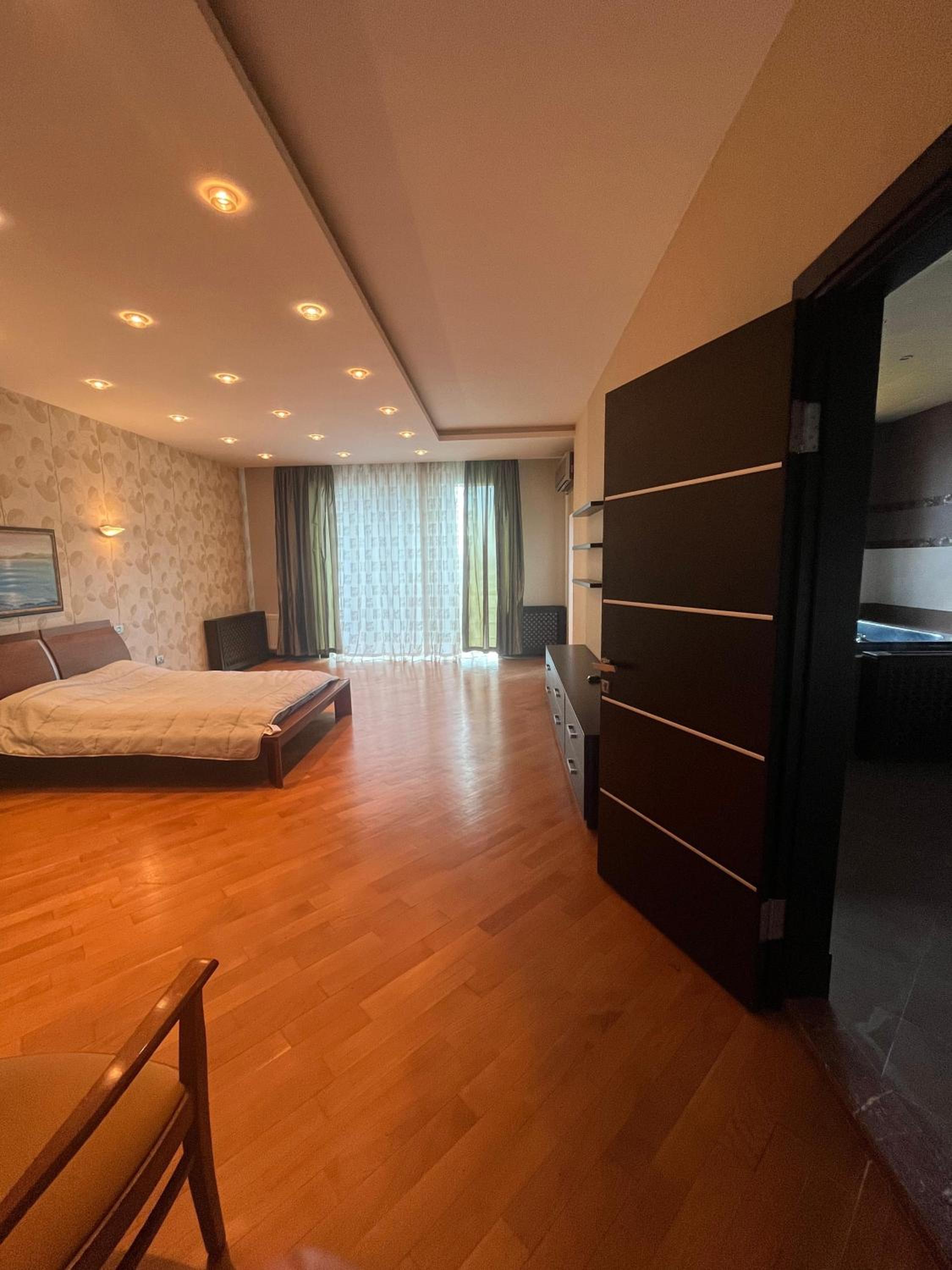 Star Apartments in Arena