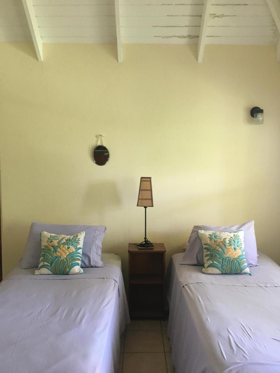 Cozy Private Room Retreat AC, Near Airport, Beach and Dining a Quiet Escape view 5