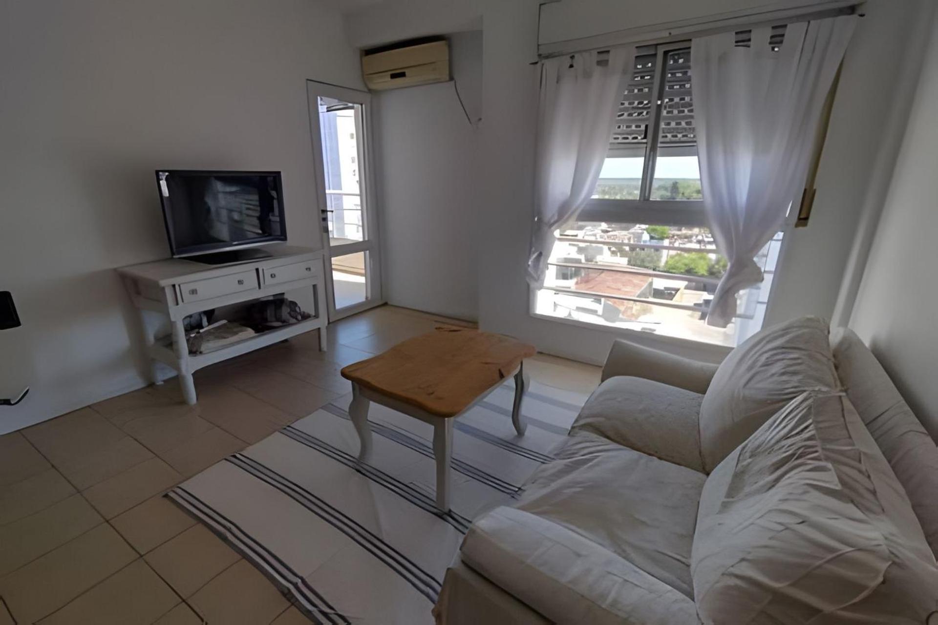 Departamento Moderno en El Centro de la Ciudad, cerca del Hospital Cullen.