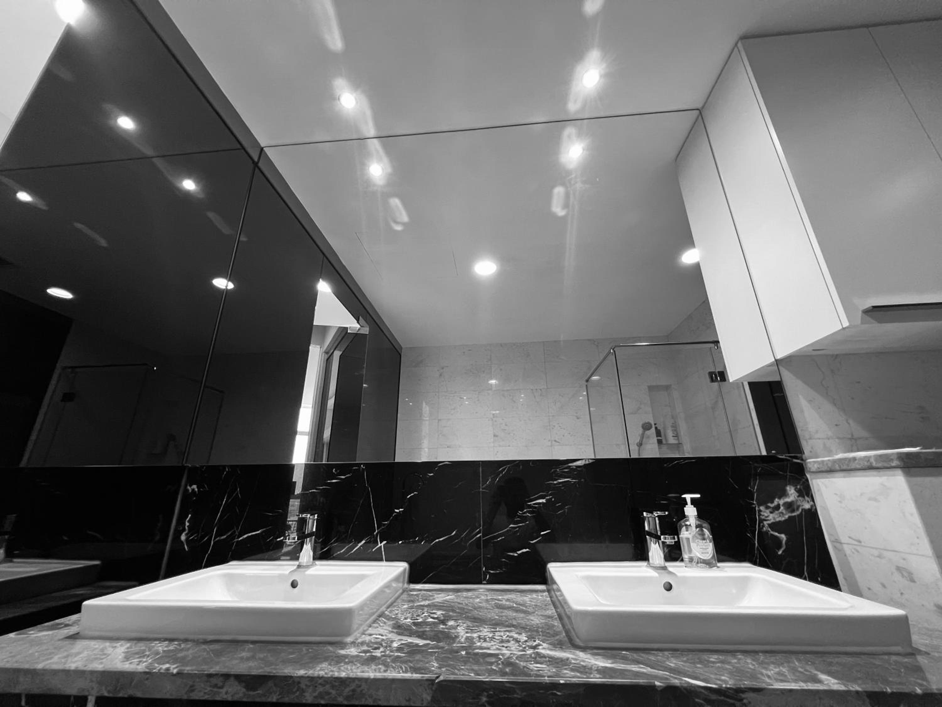 The Faced platinum By ASTRIA Suites