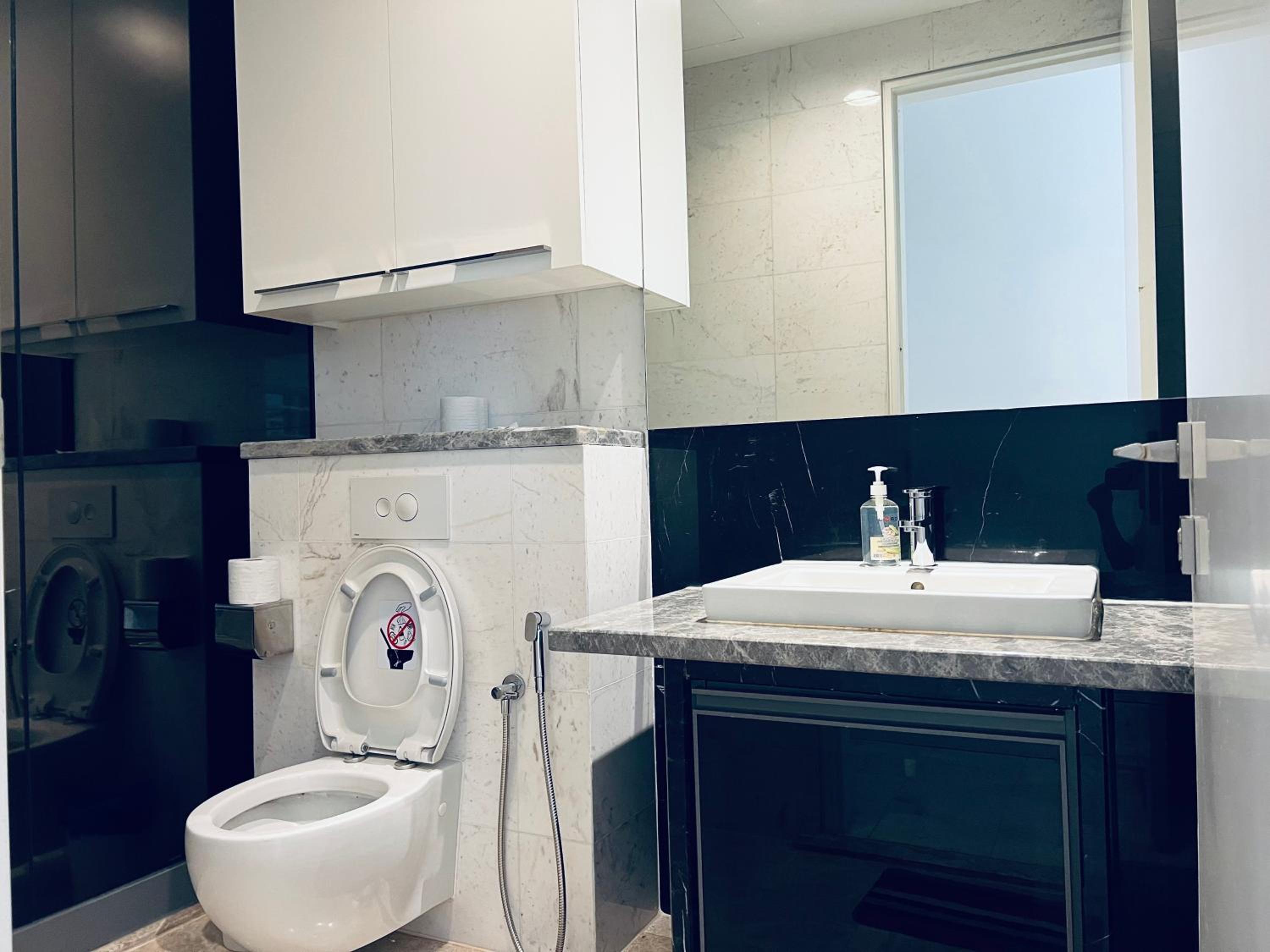 The Faced platinum By ASTRIA Suites
