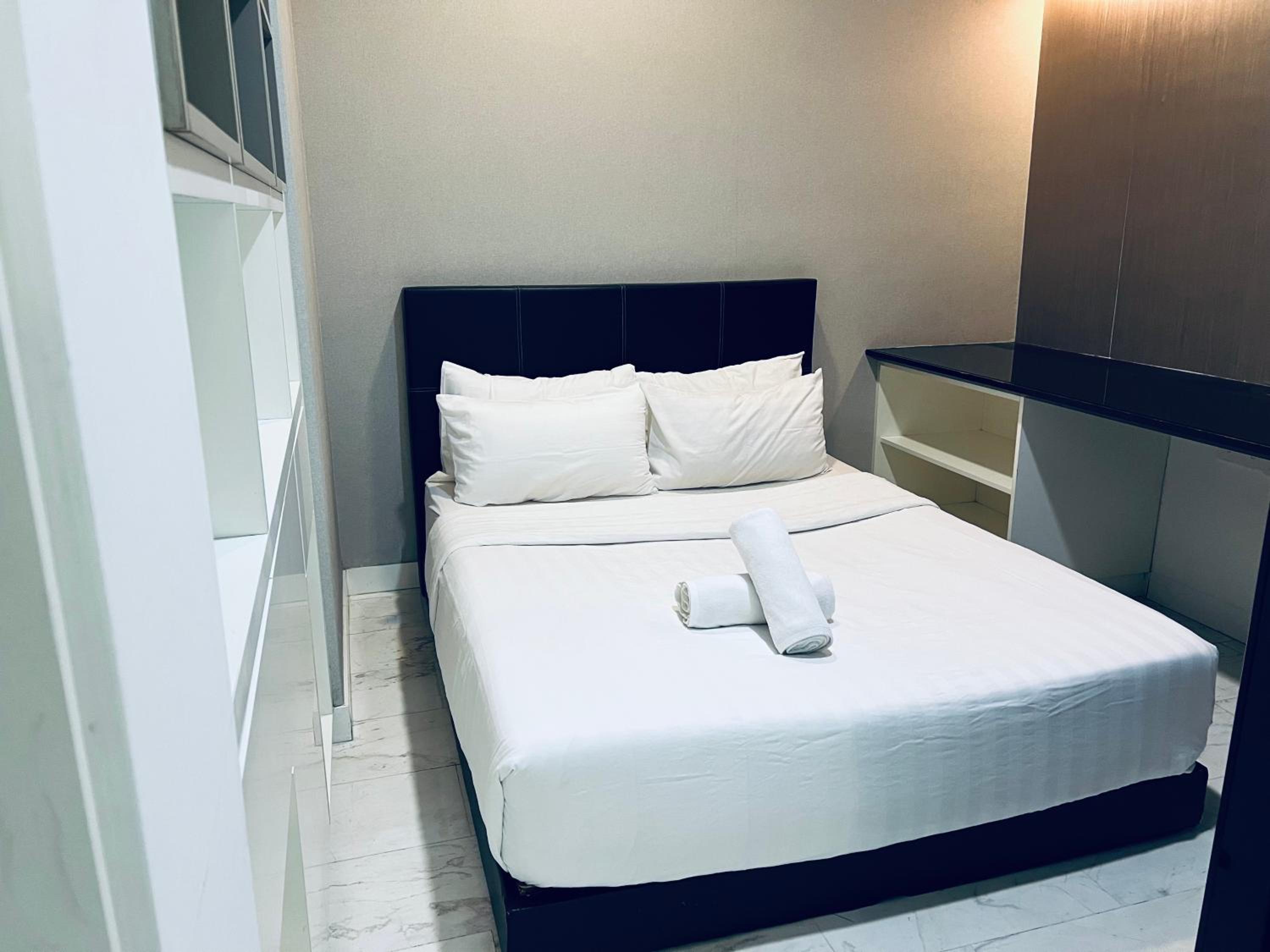 The Faced platinum By ASTRIA Suites