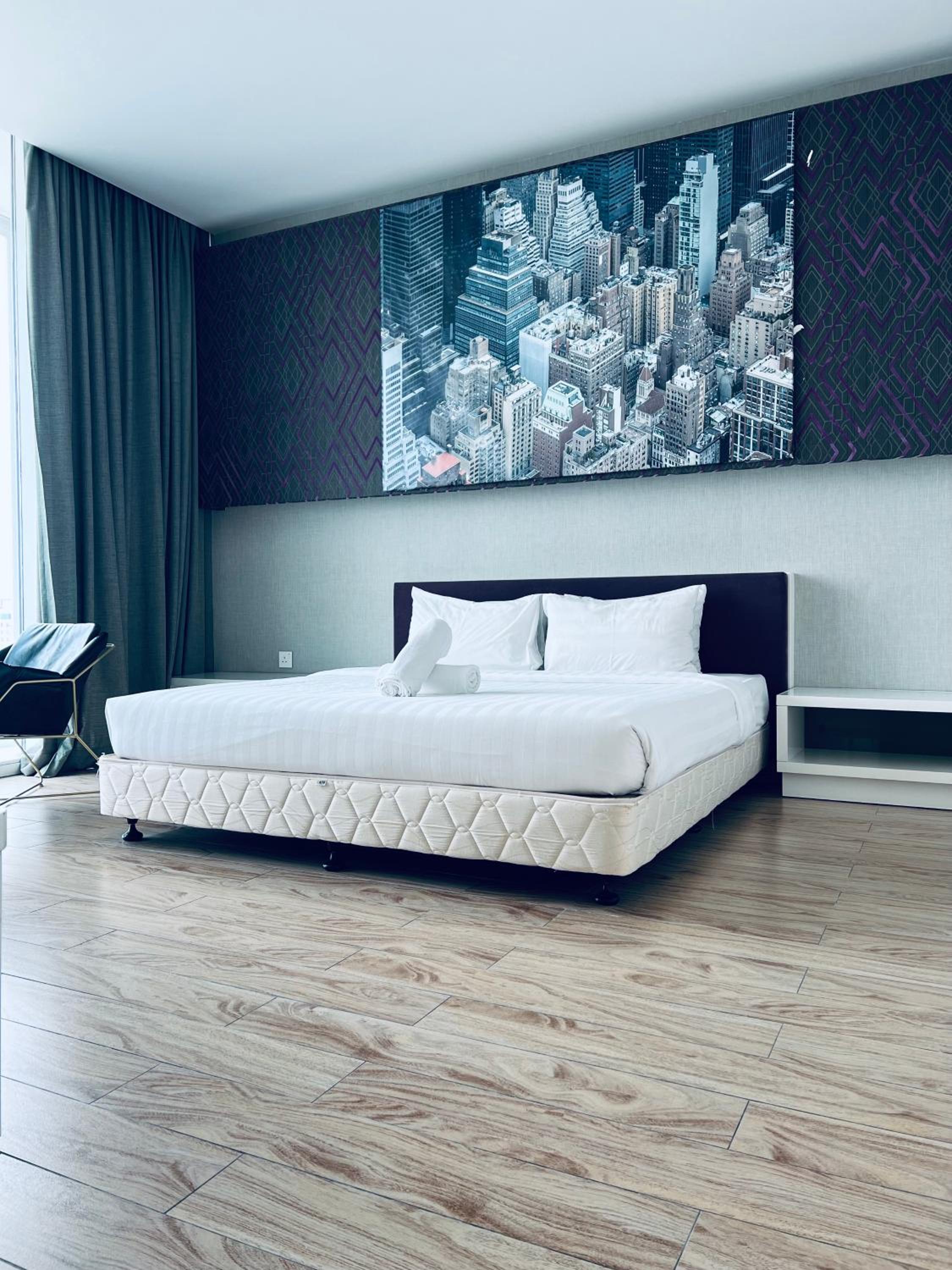 The Faced platinum By ASTRIA Suites