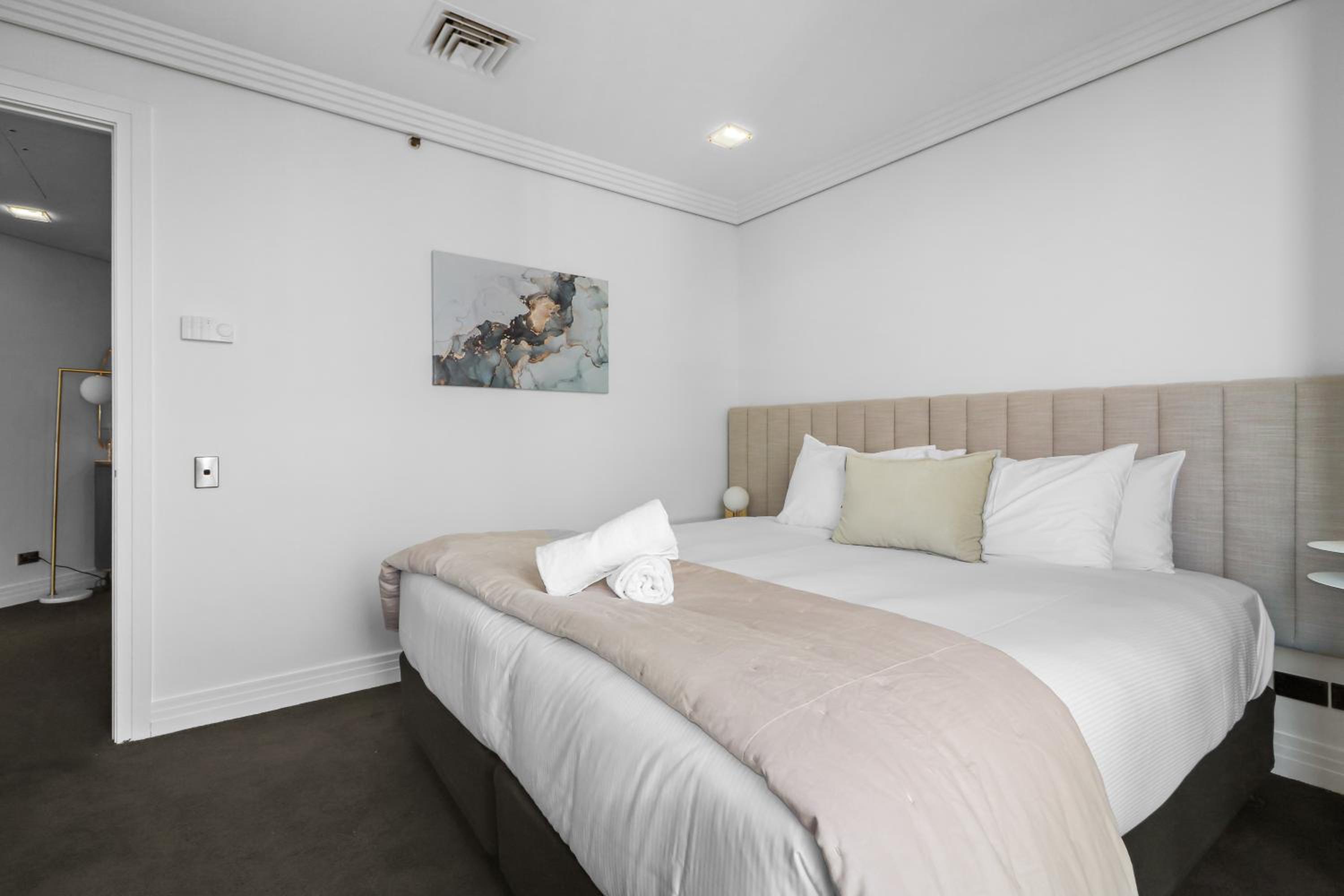 Majestic Metropolis l 2bed Apt Amazing City View view 4
