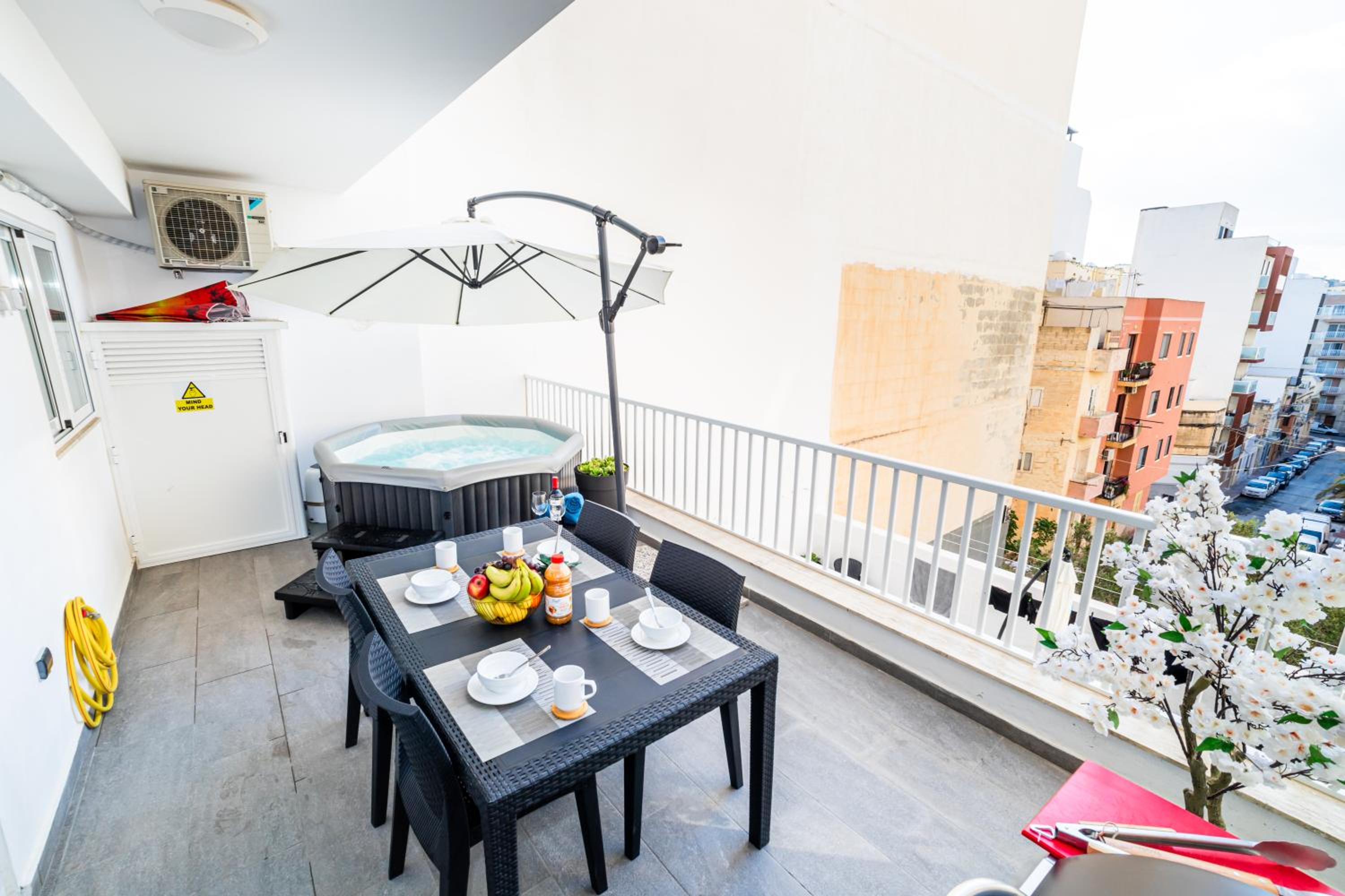 Sea Breeze, Spacious 2-Bedroom LUX Seaside Apartments photo 3