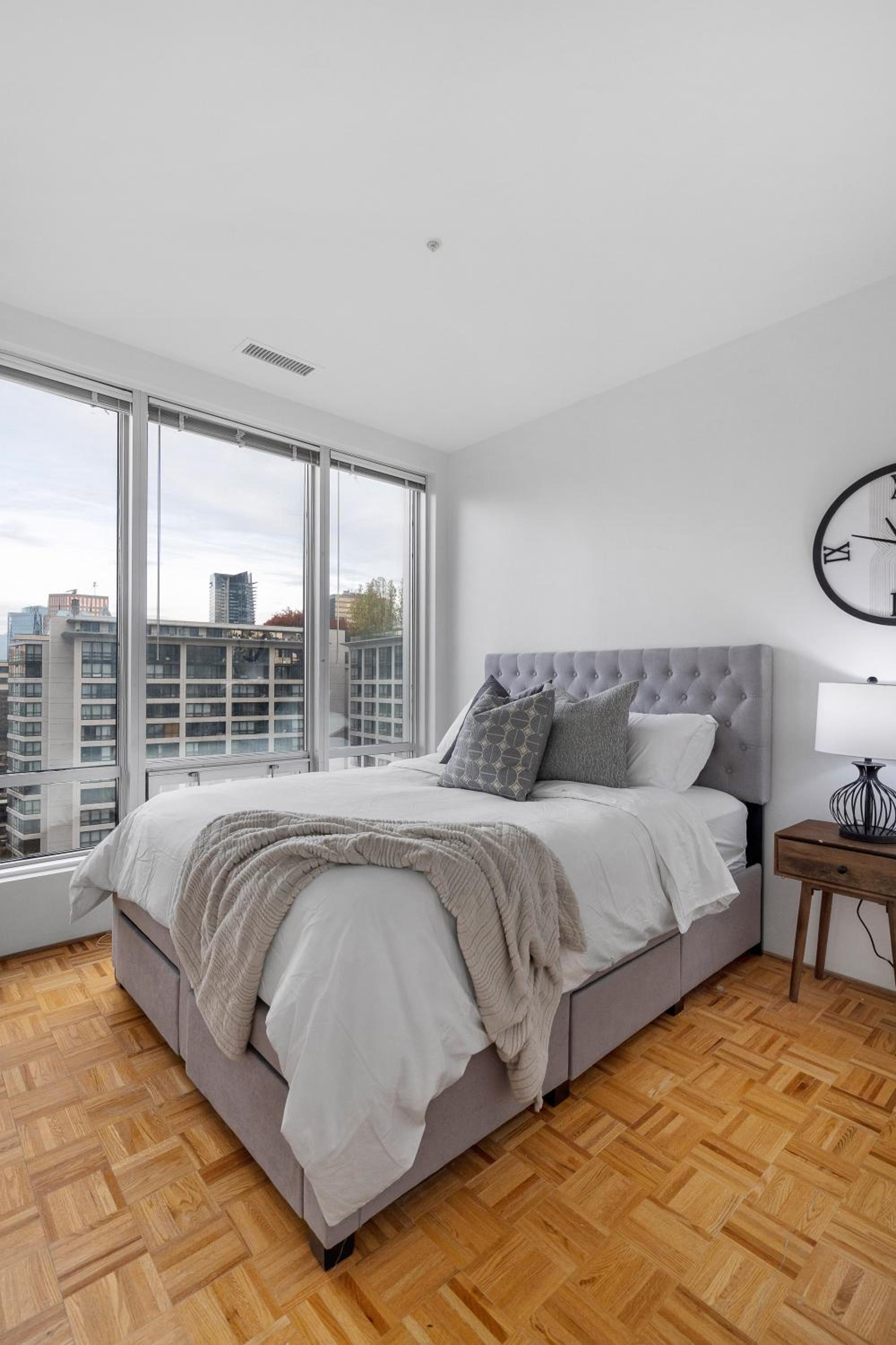 Central Downtown Highrise Condo