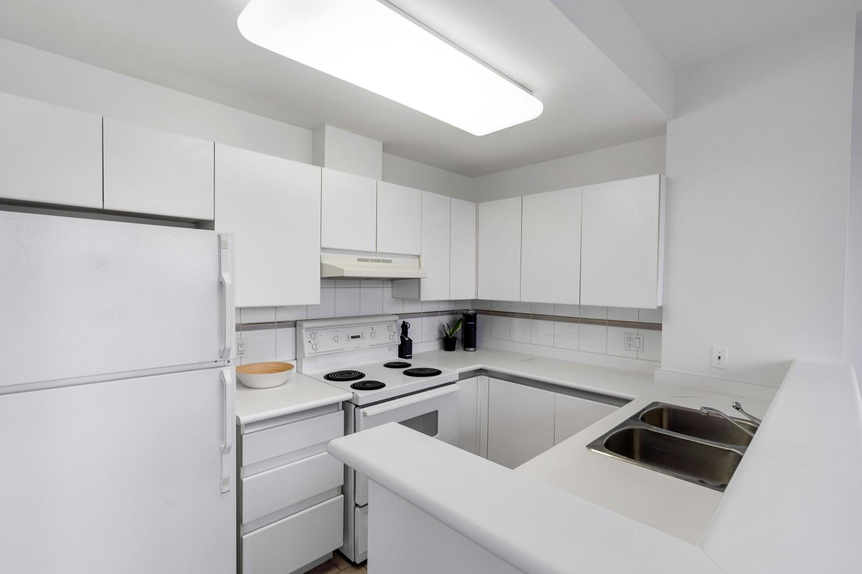 Central Downtown Highrise Condo