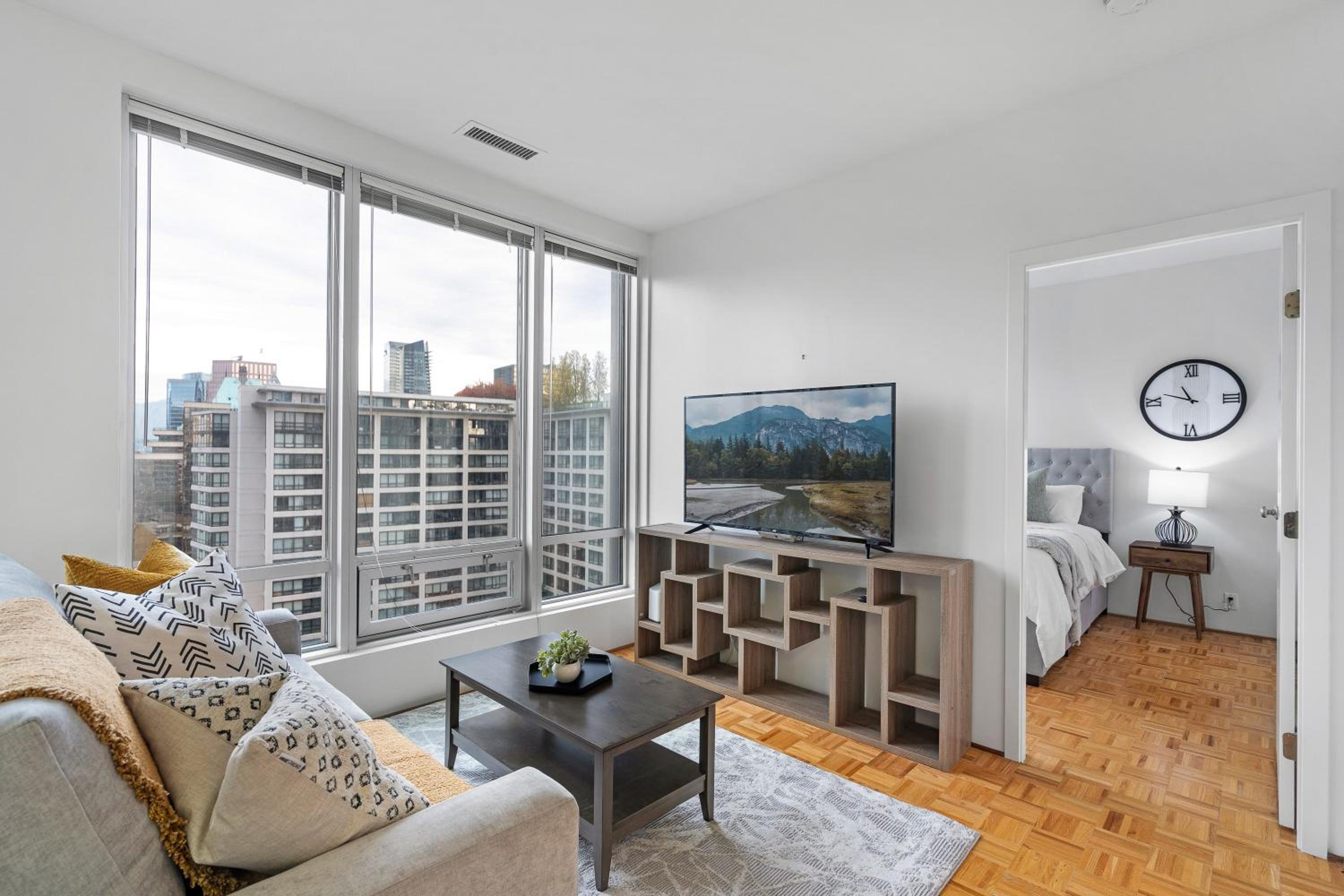 Central Downtown Highrise Condo
