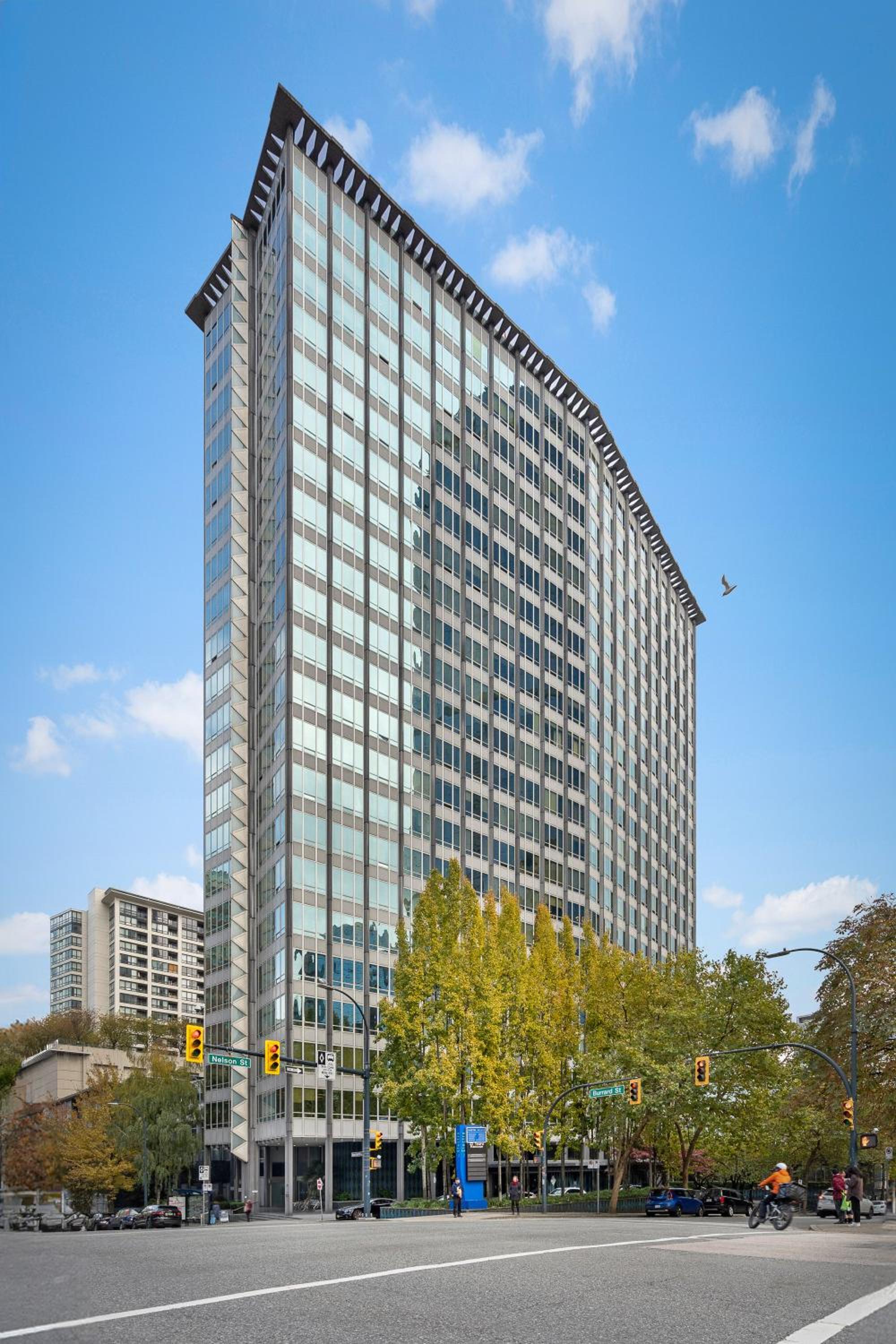 Central Downtown Highrise Condo