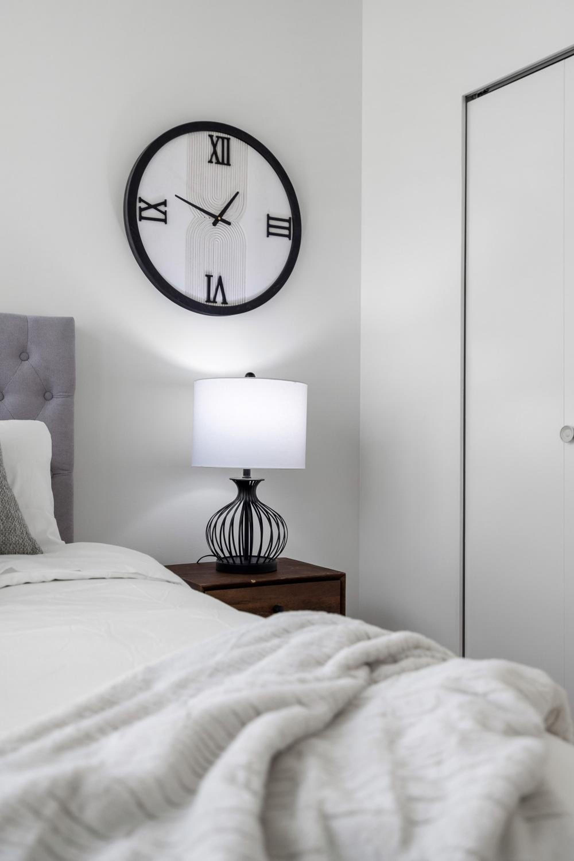 Central Downtown Highrise Condo