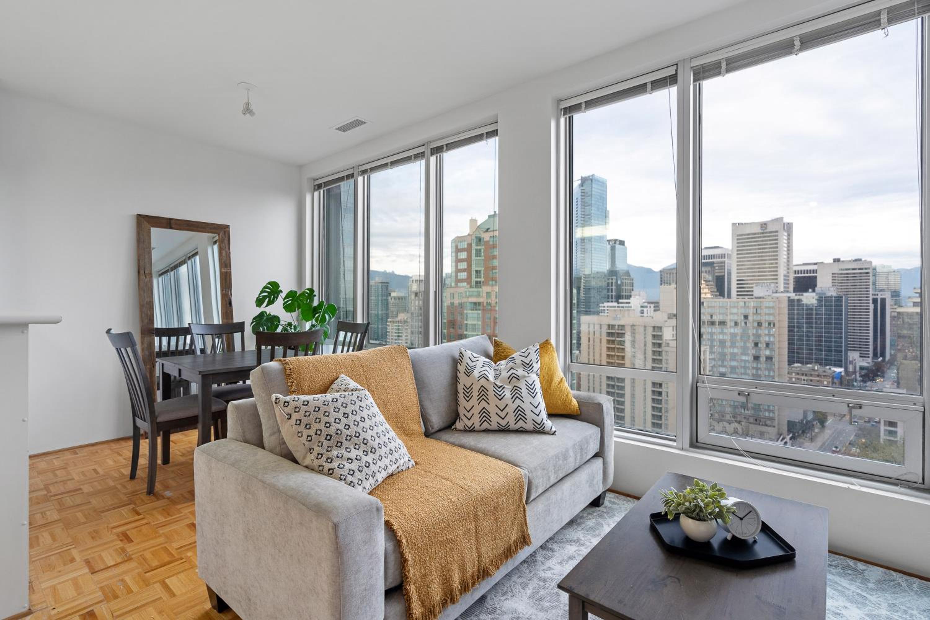 Central Downtown Highrise Condo