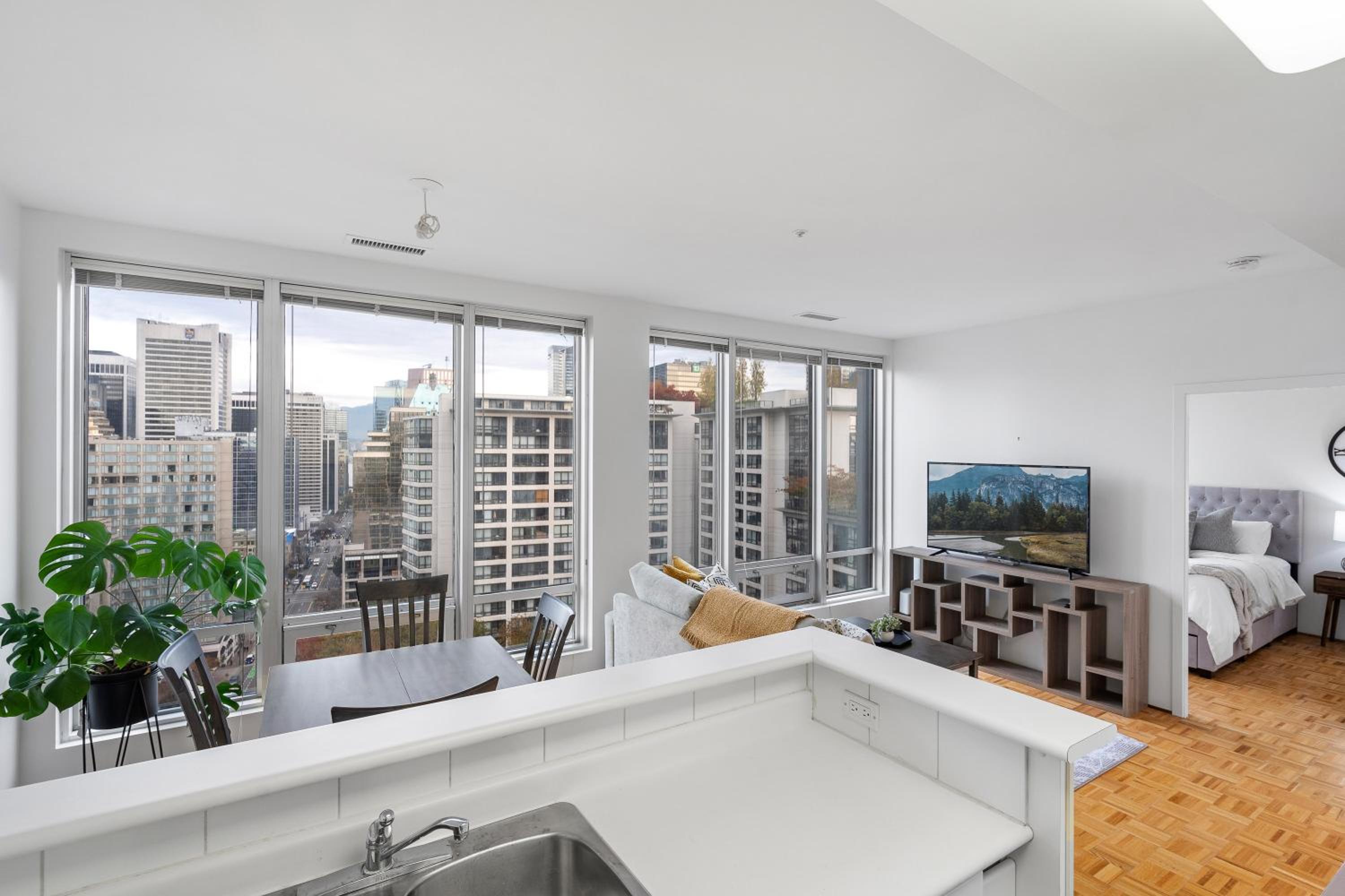 Central Downtown Highrise Condo