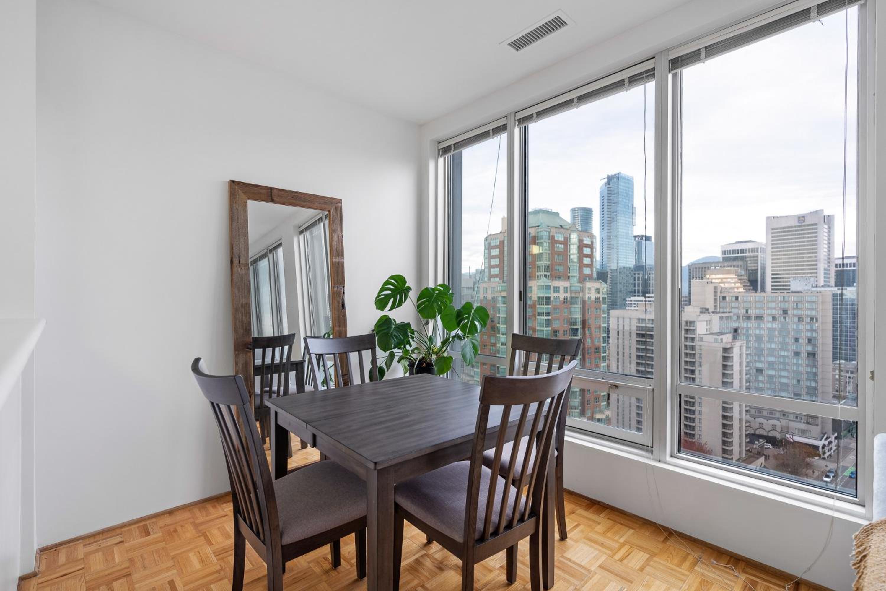 Central Downtown Highrise Condo