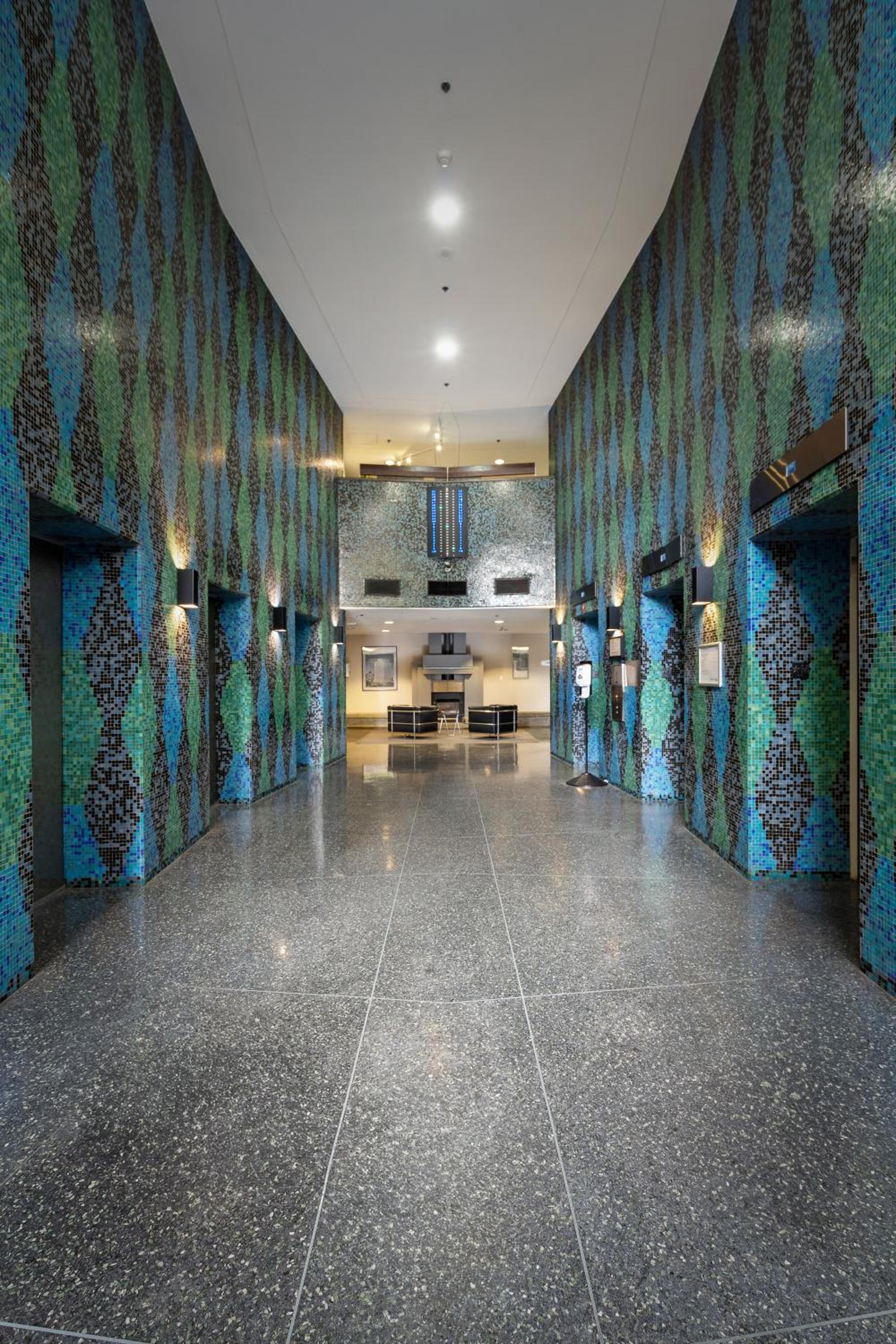 Central Downtown Highrise Condo