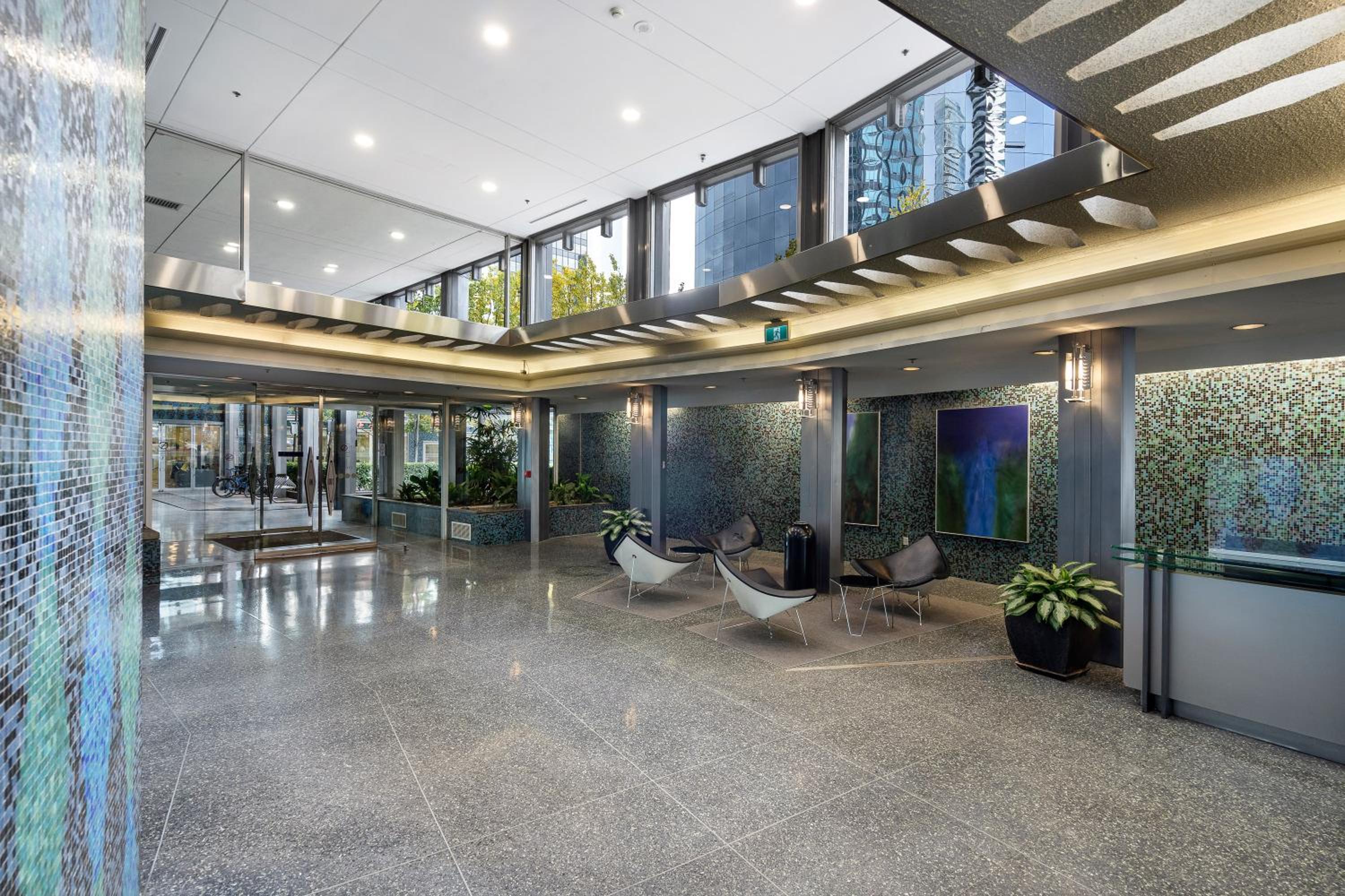 Central Downtown Highrise Condo
