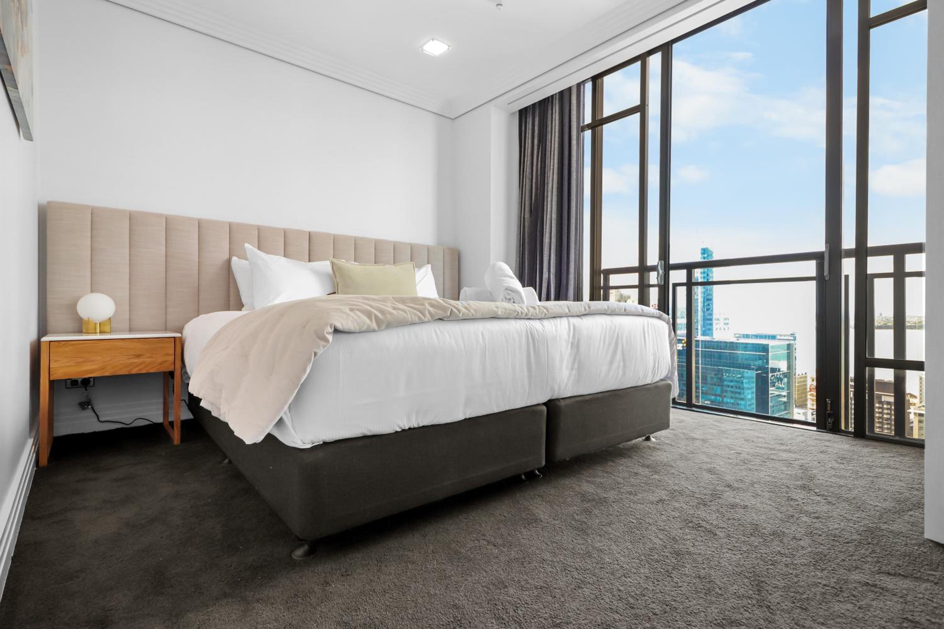 Majestic Metropolis l 2bed Apt Amazing City View view 3